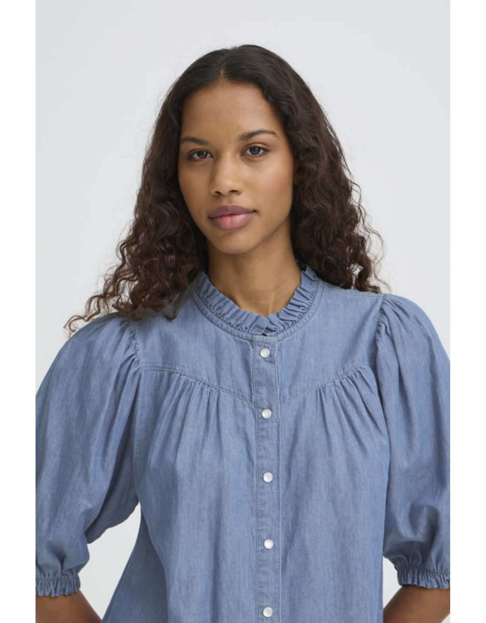 ICHI ICHI - Ancey Chambray Button Up Top (Washed Medium Blue)