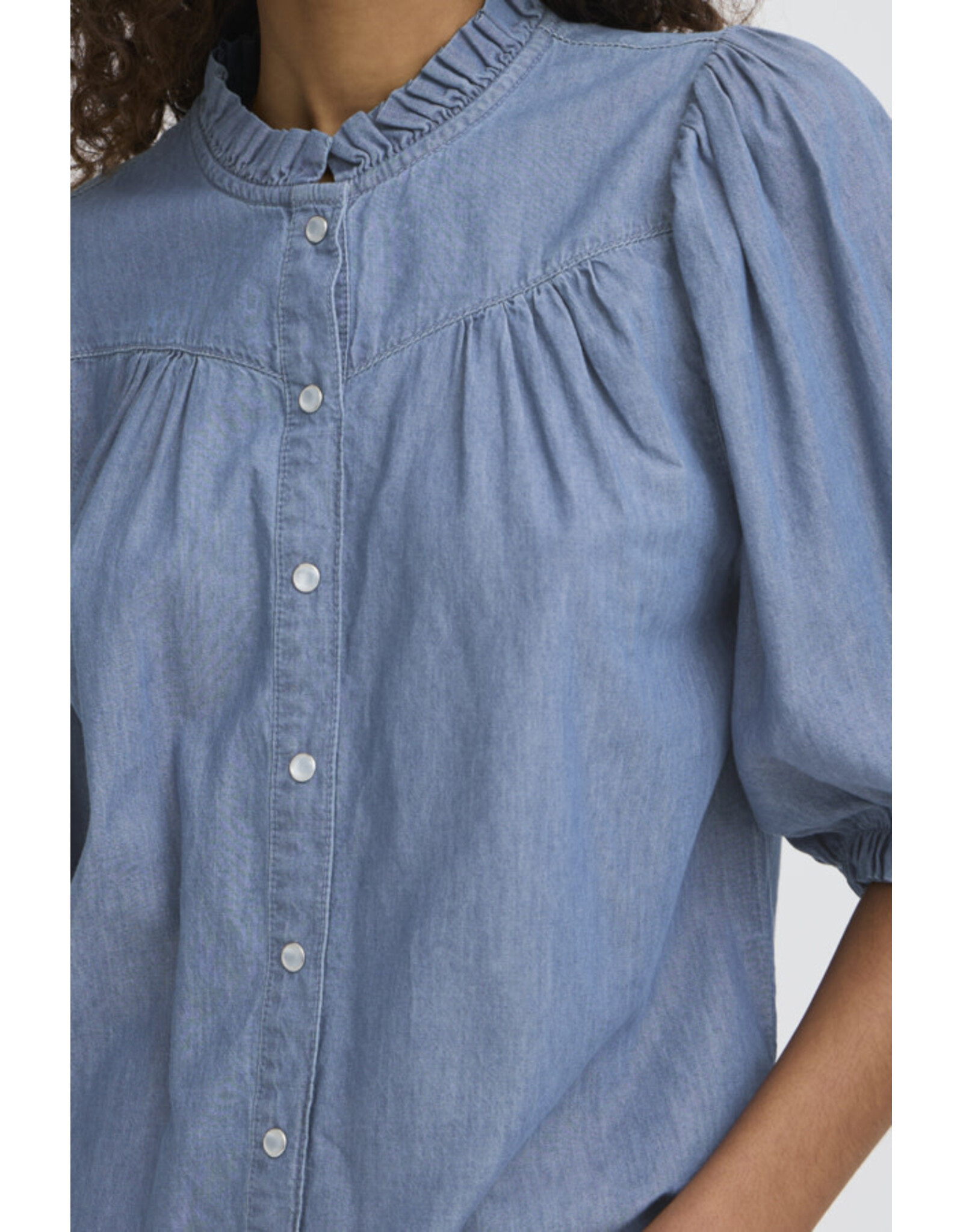 ICHI ICHI - Ancey Chambray Button Up Top (Washed Medium Blue)