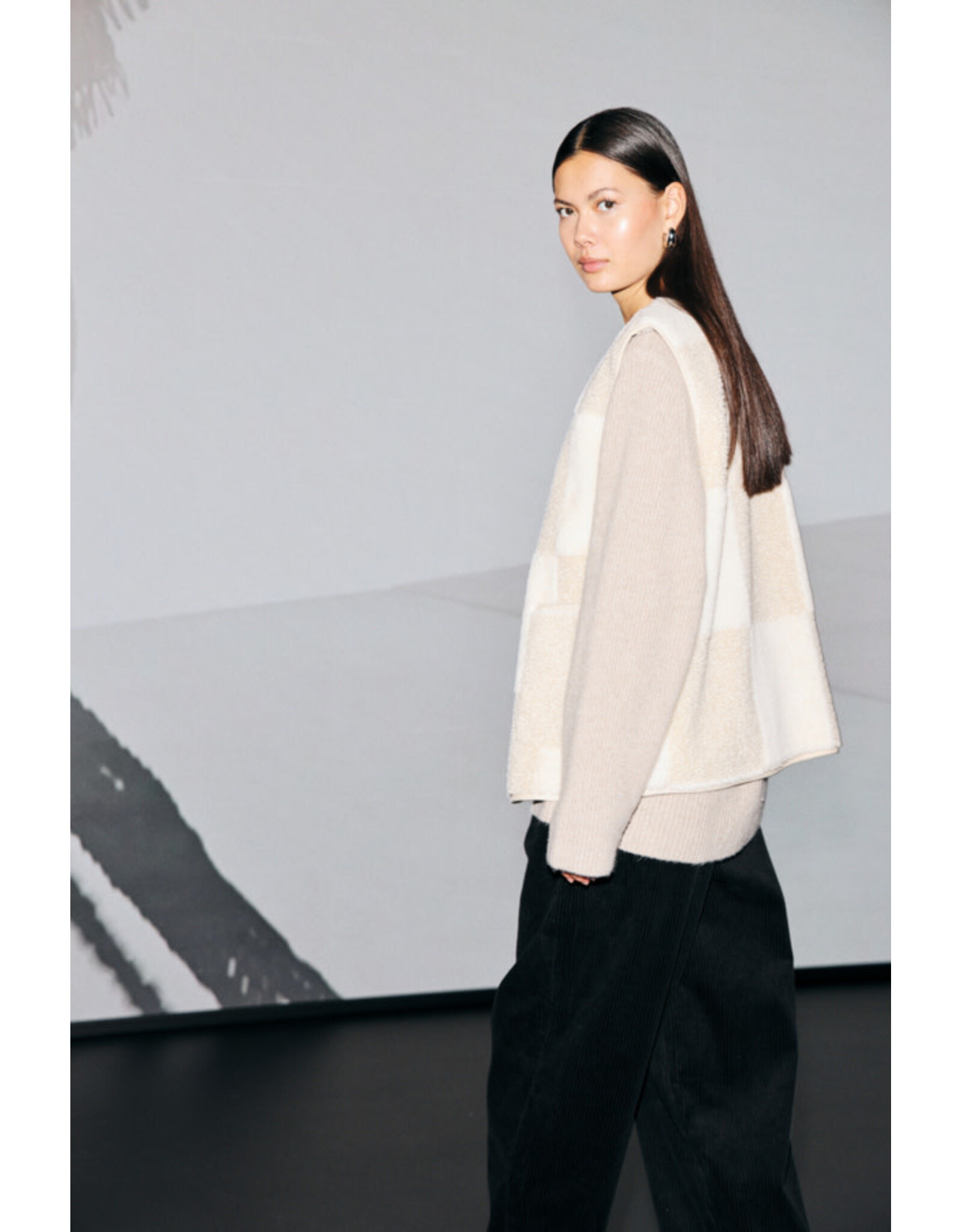 ICHI ICHI - Tonza Checkerboard Sherpa Vest (Fog)