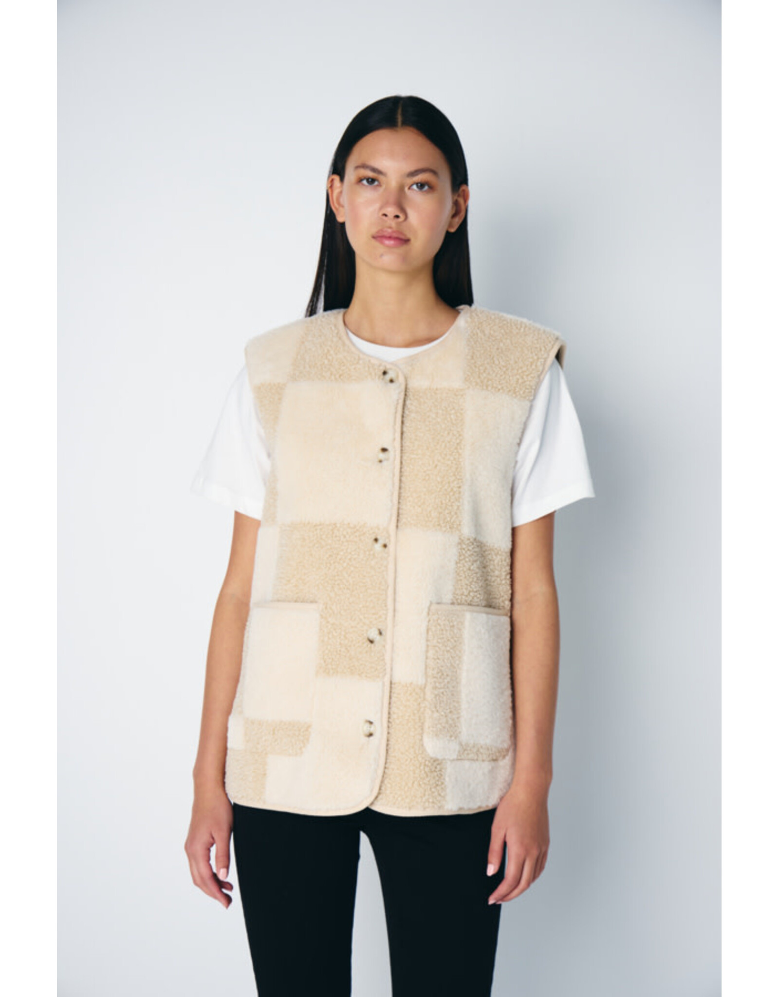 ICHI ICHI - Tonza Checkerboard Sherpa Vest (Fog)
