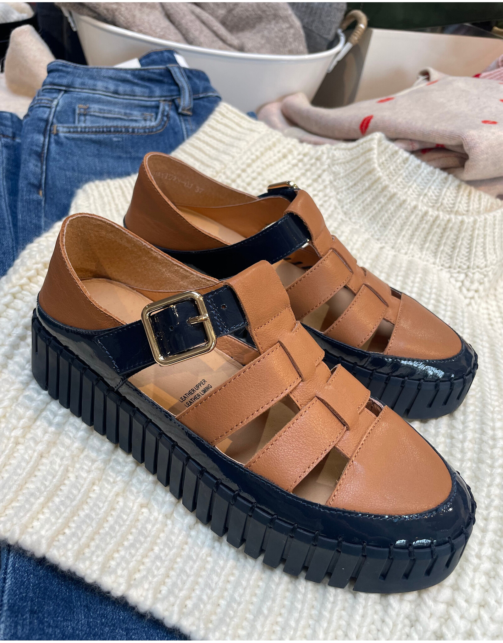 Django and Juliette Django & Juliette - Baytown (Navy - Dark Tan)