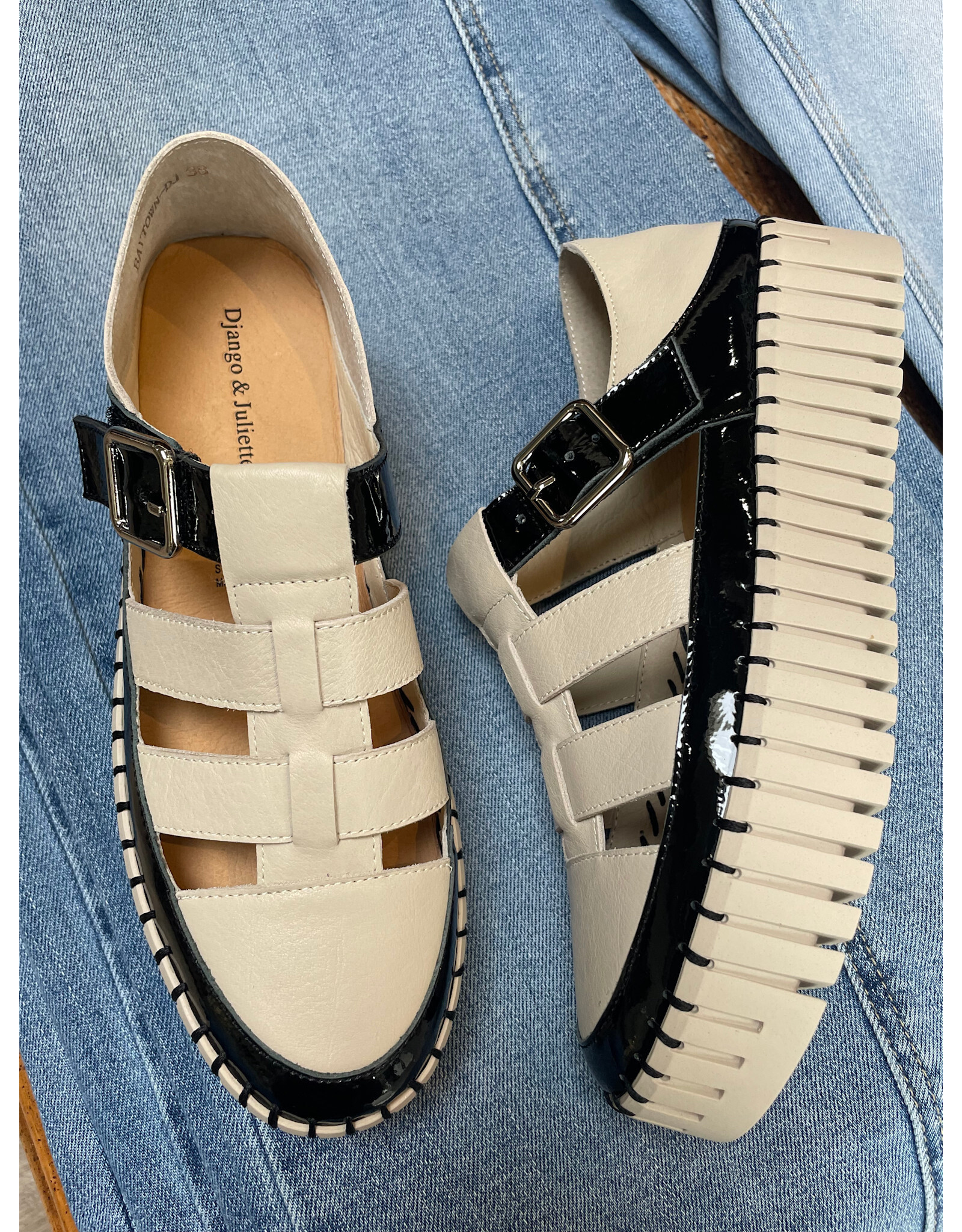 Django and Juliette Django & Juliette - Baytown (Black - Almond)