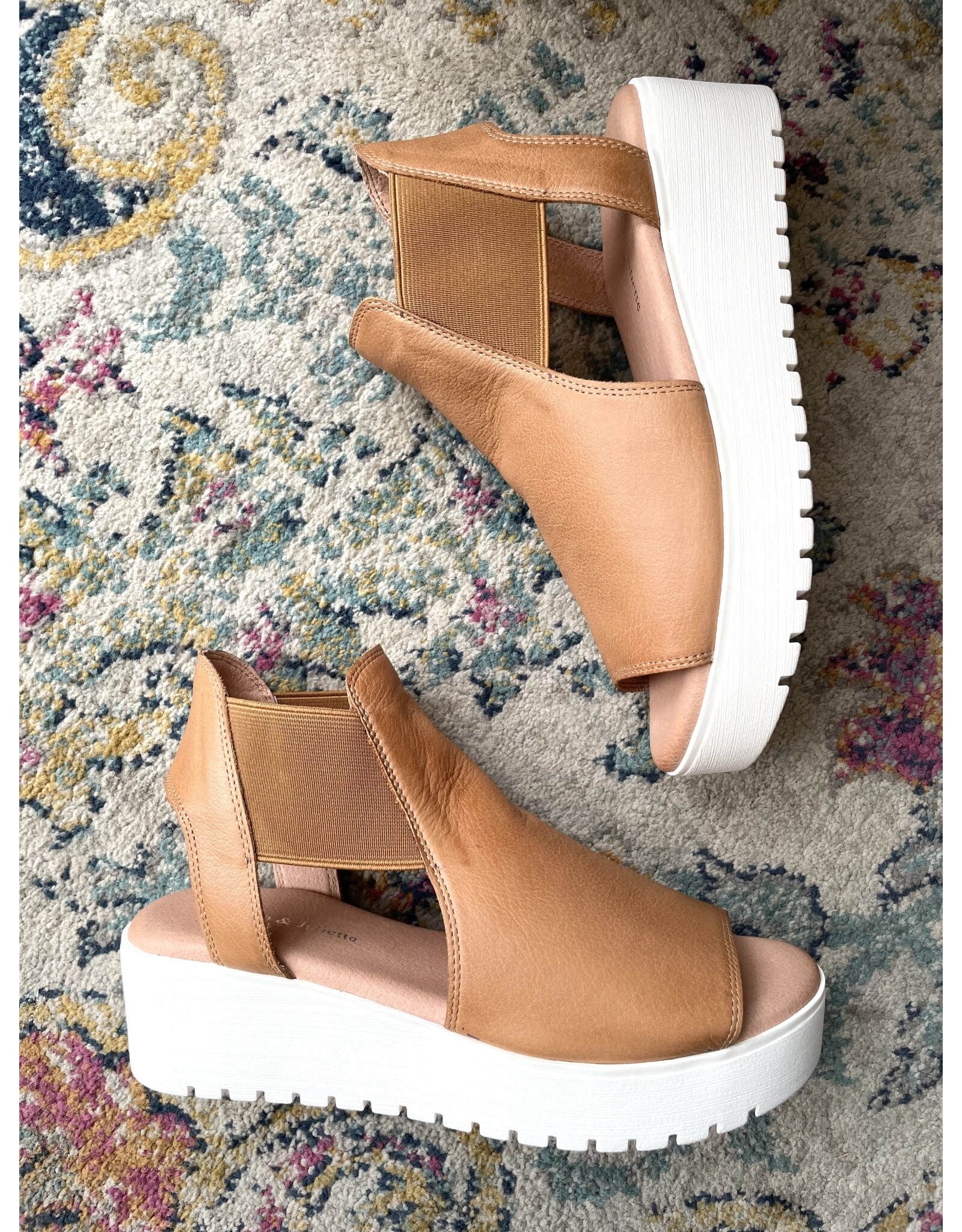 Django and Juliette Django & Juliette - Ozie (Tan / White Sole)