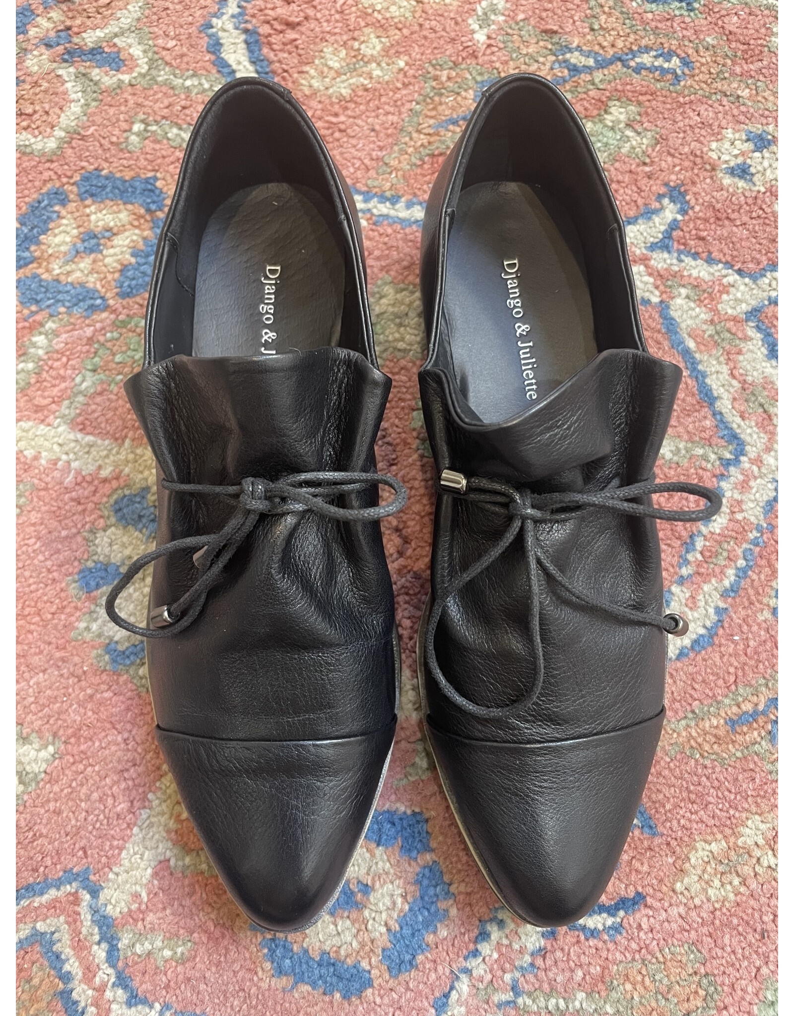 Django and Juliette Django & Juliette - Kotty (Black Leather)