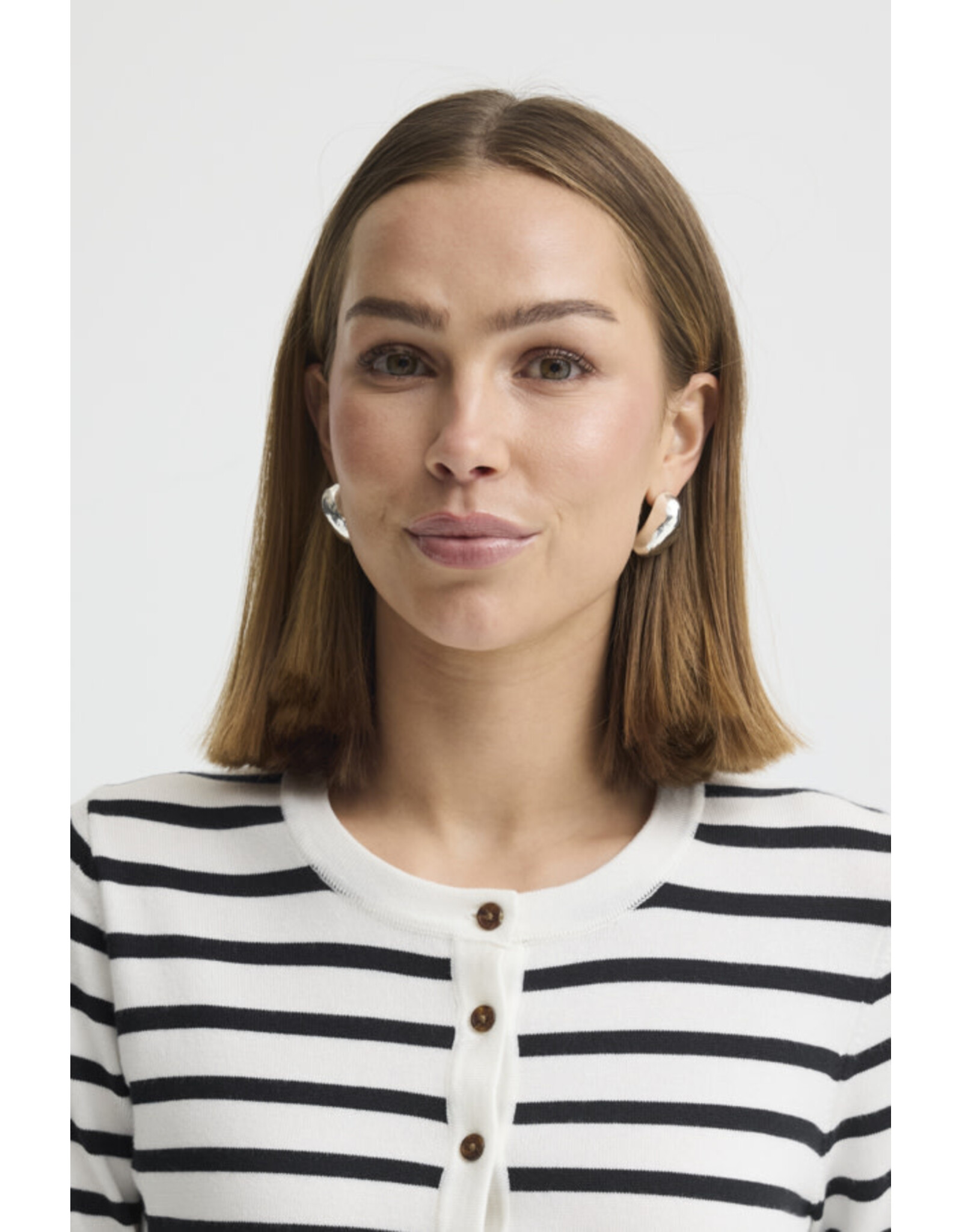 ICHI ICHI - Luls Striped Cardigan (Total Eclipse / White)