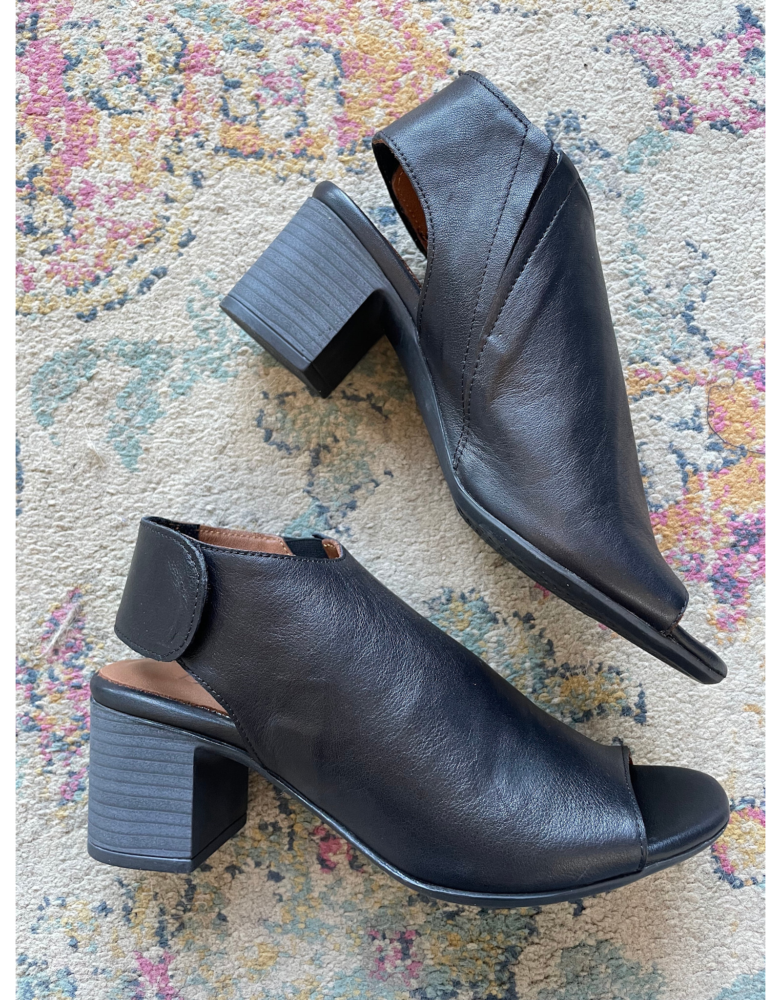 Bueno Bueno - Rachel (Black)