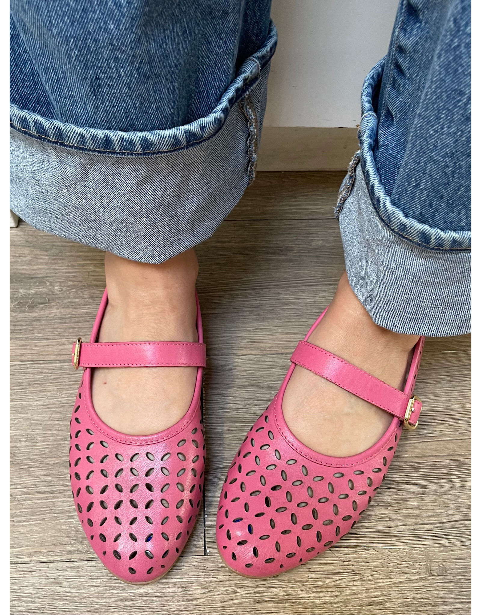 Bueno Bueno - Kehlani Perforated Mary Jane Flat (Bubblegum)