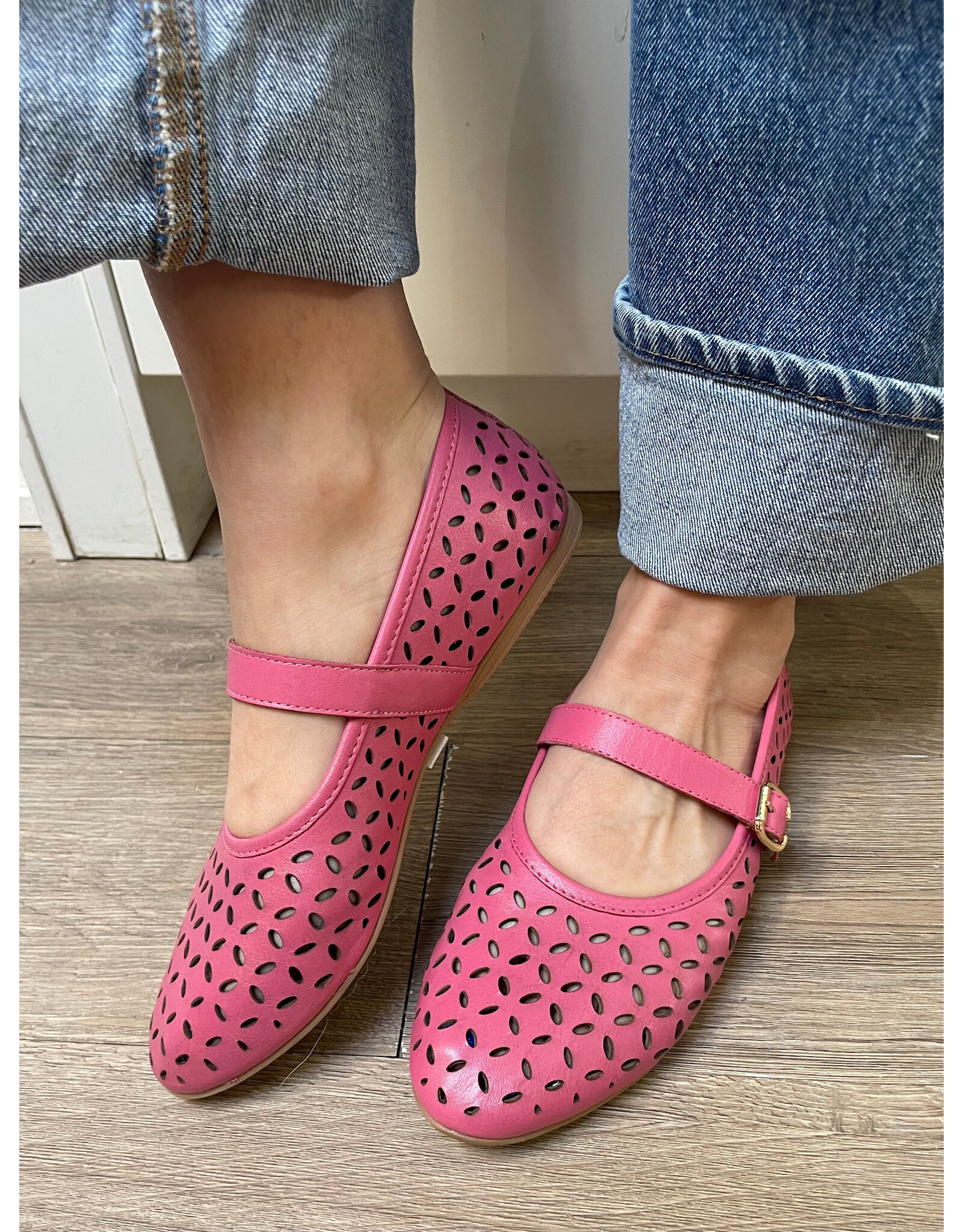 Bueno Bueno - Kehlani Perforated Mary Jane Flat (Bubblegum)