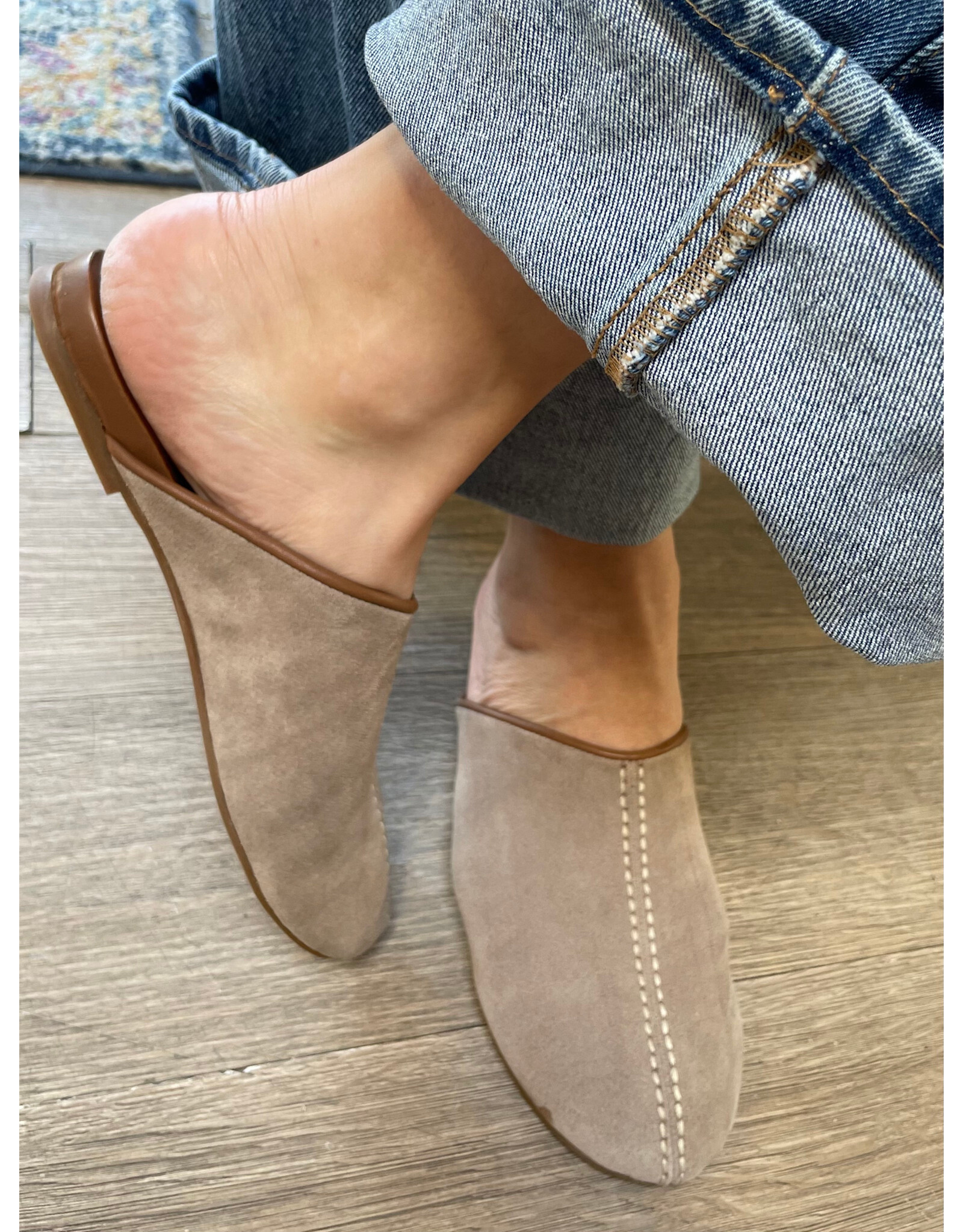 Bueno Bueno - Andrea Mule (Grey)