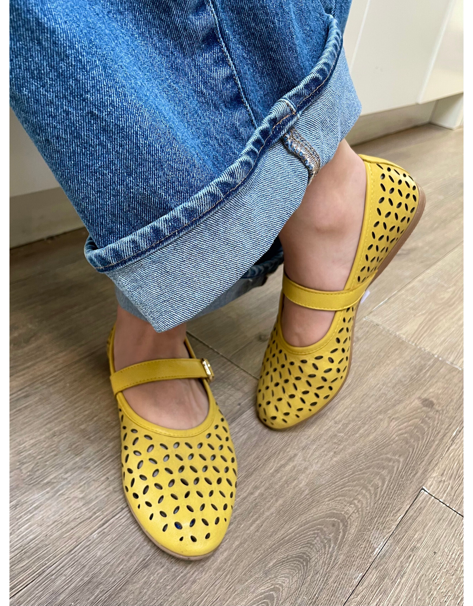 Bueno Bueno - Kehlani Perforated Mary Jane Flat (Yellow)