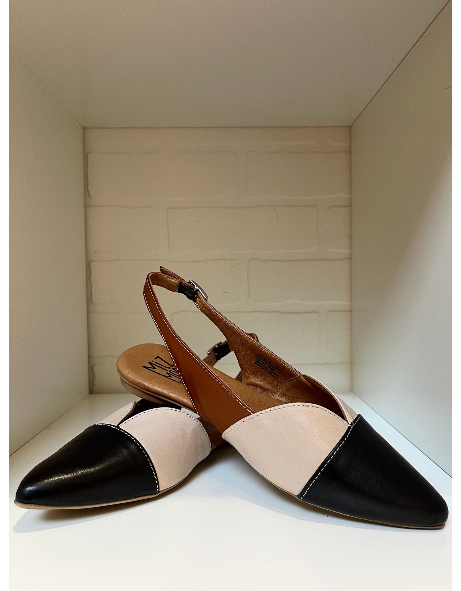 Miz Mooz Miz Mooz - Jayden Slingback Flat (Black / Tan / Cognac)