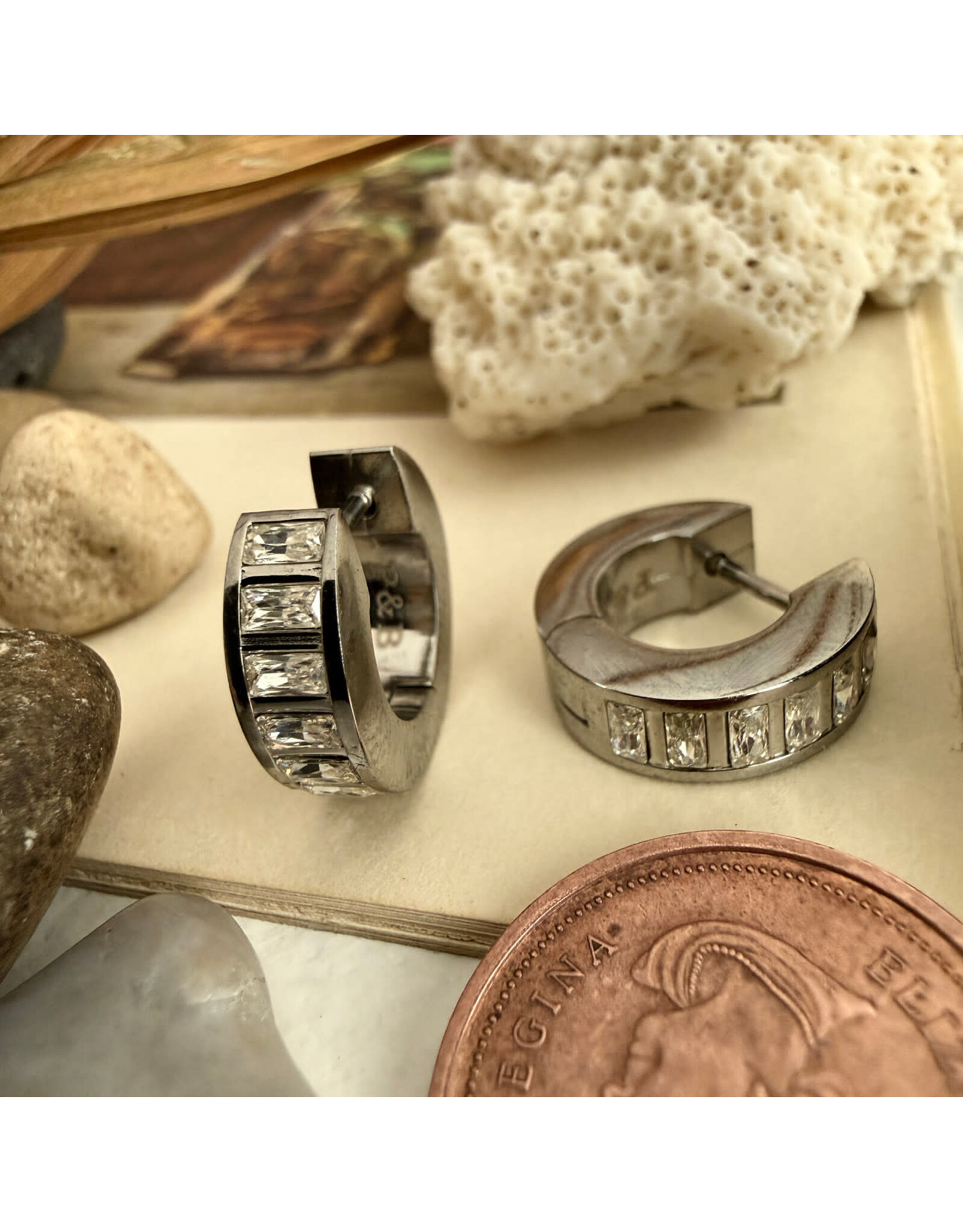 Pika & Bear Pika & Bear - "Evert" Baguette Hoop Earrings (Silver)