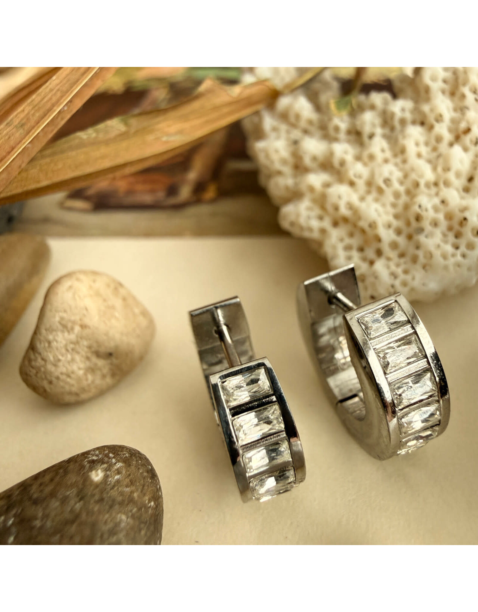 Pika & Bear Pika & Bear - "Evert" Baguette Hoop Earrings (Silver)