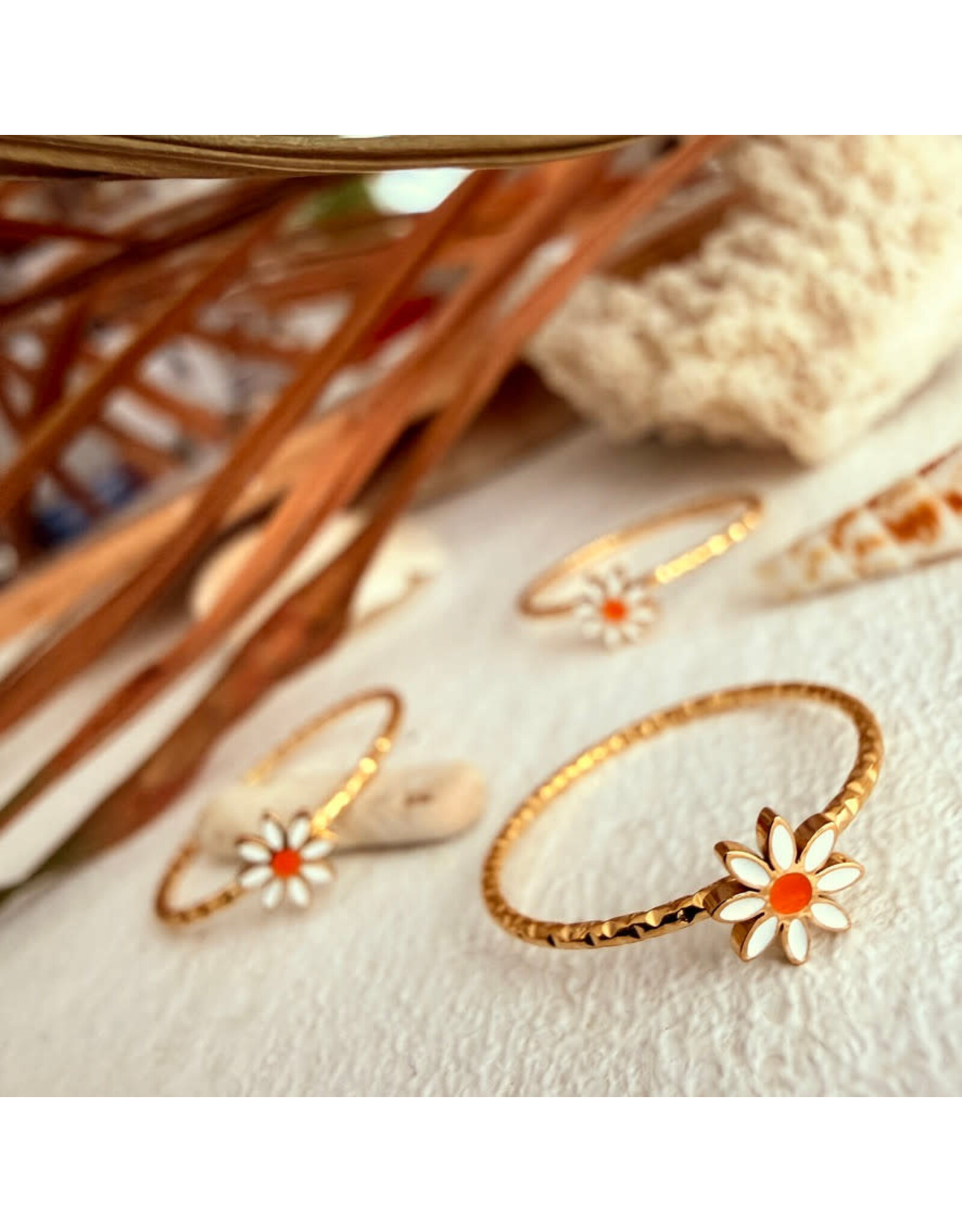 Pika & Bear Pika & Bear - "Daisy Jane" Enamelled Daisy Ring in Gold