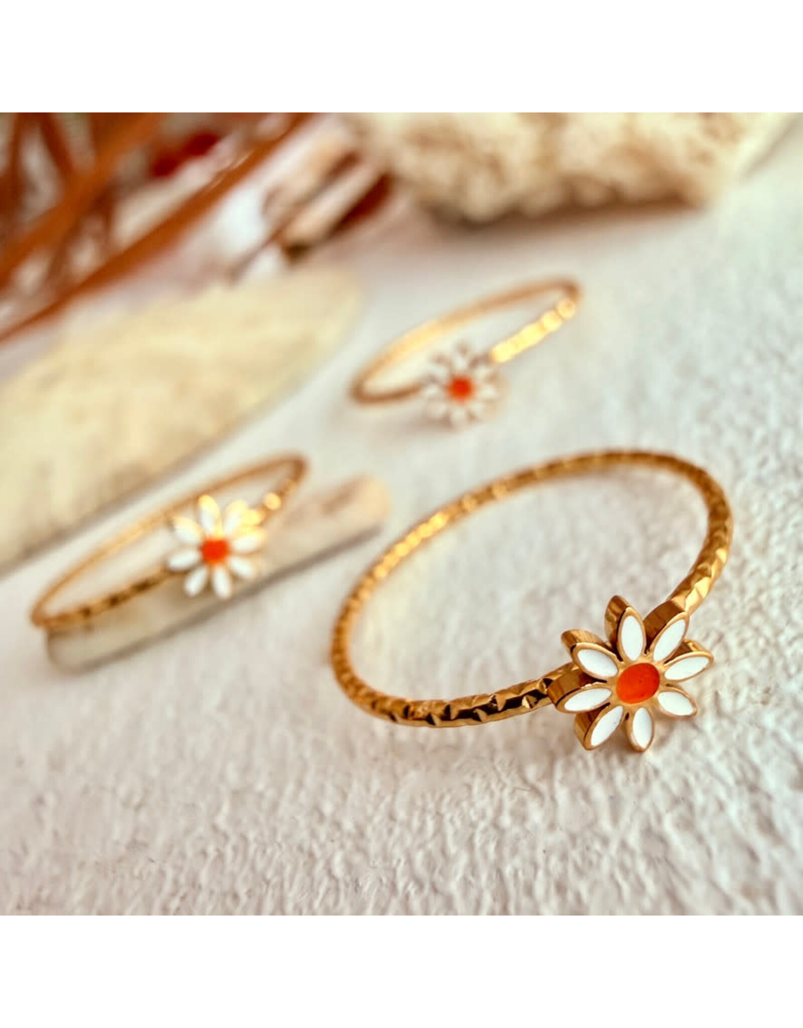 Pika & Bear Pika & Bear - "Daisy Jane" Enamelled Daisy Ring in Gold