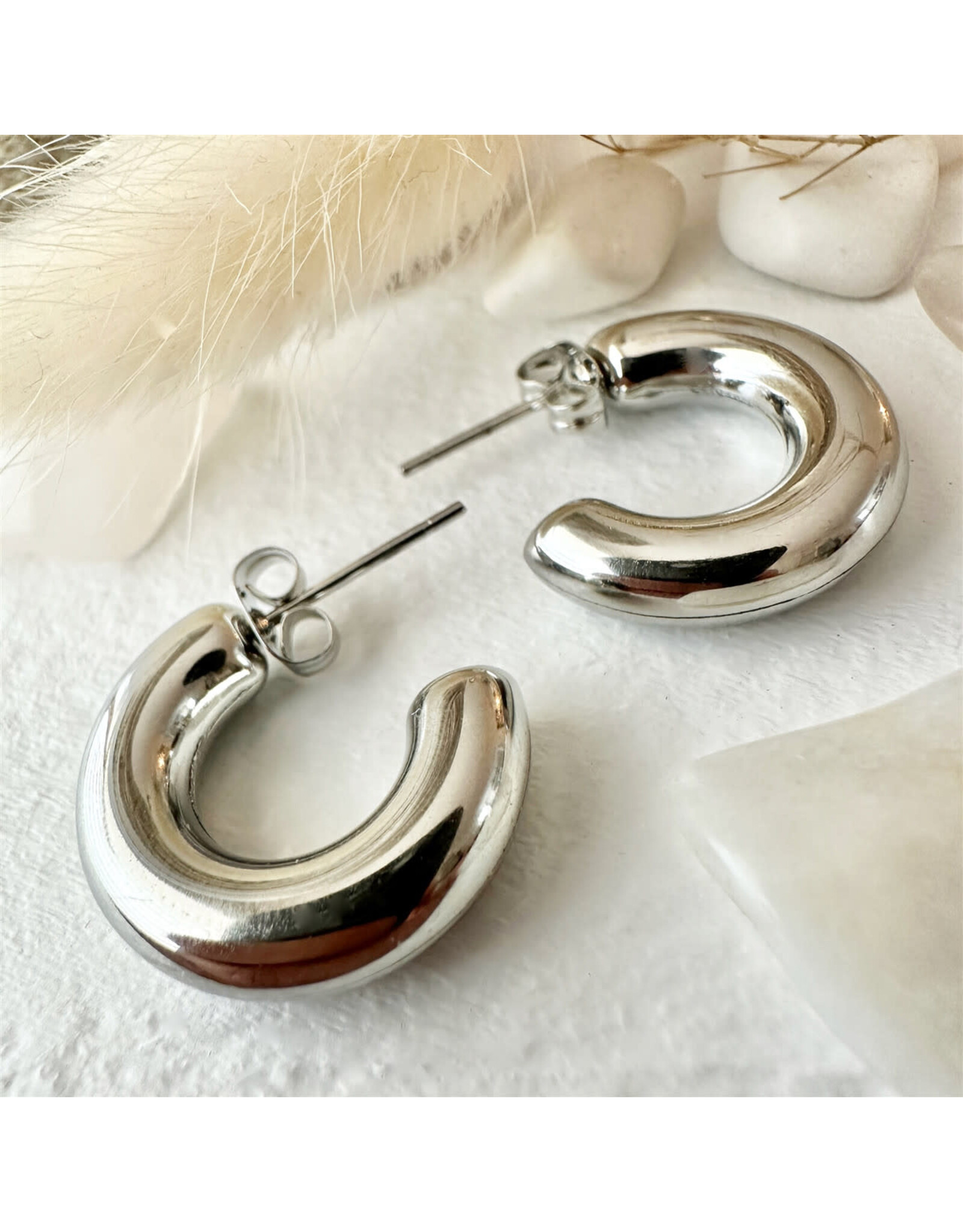 Pika & Bear Pika & Bear - "Mayari" 20mm Chunky Hoops