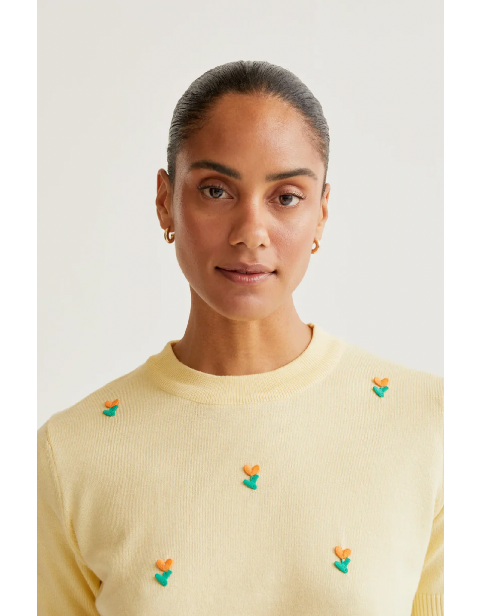 Compania Fantastica Compania Fantastica -  Short Sleeve Knit Top with Embroidered Flowers (Yellow)