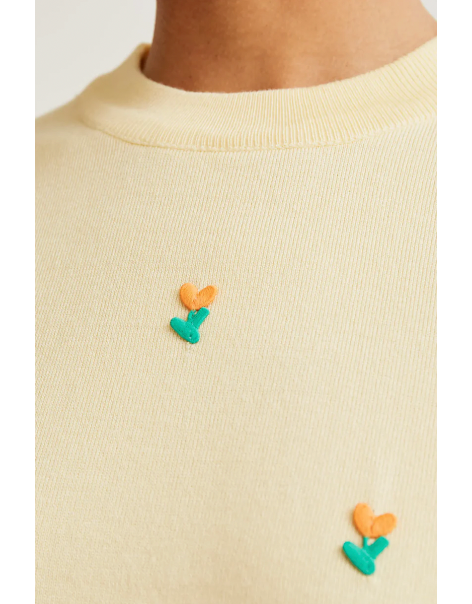 Compania Fantastica Compania Fantastica -  Short Sleeve Knit Top with Embroidered Flowers (Yellow)