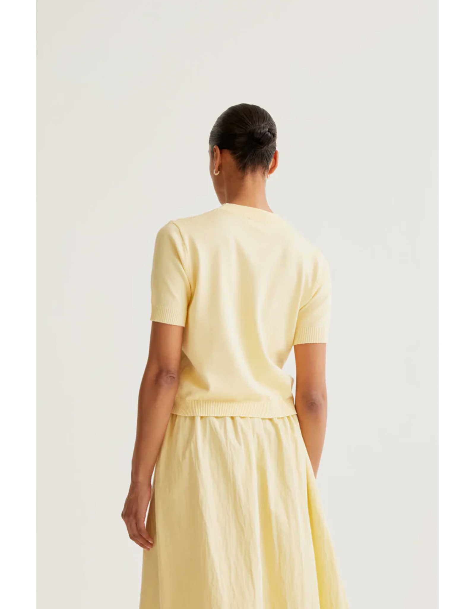 Compania Fantastica Compania Fantastica -  Short Sleeve Knit Top with Embroidered Flowers (Yellow)