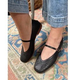 Ateliers Ateliers - Sian Perforated Mary-Jane Flat (Black)
