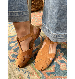 Ateliers Ateliers - Sinela Suede Fisherman Sandal (Tan)
