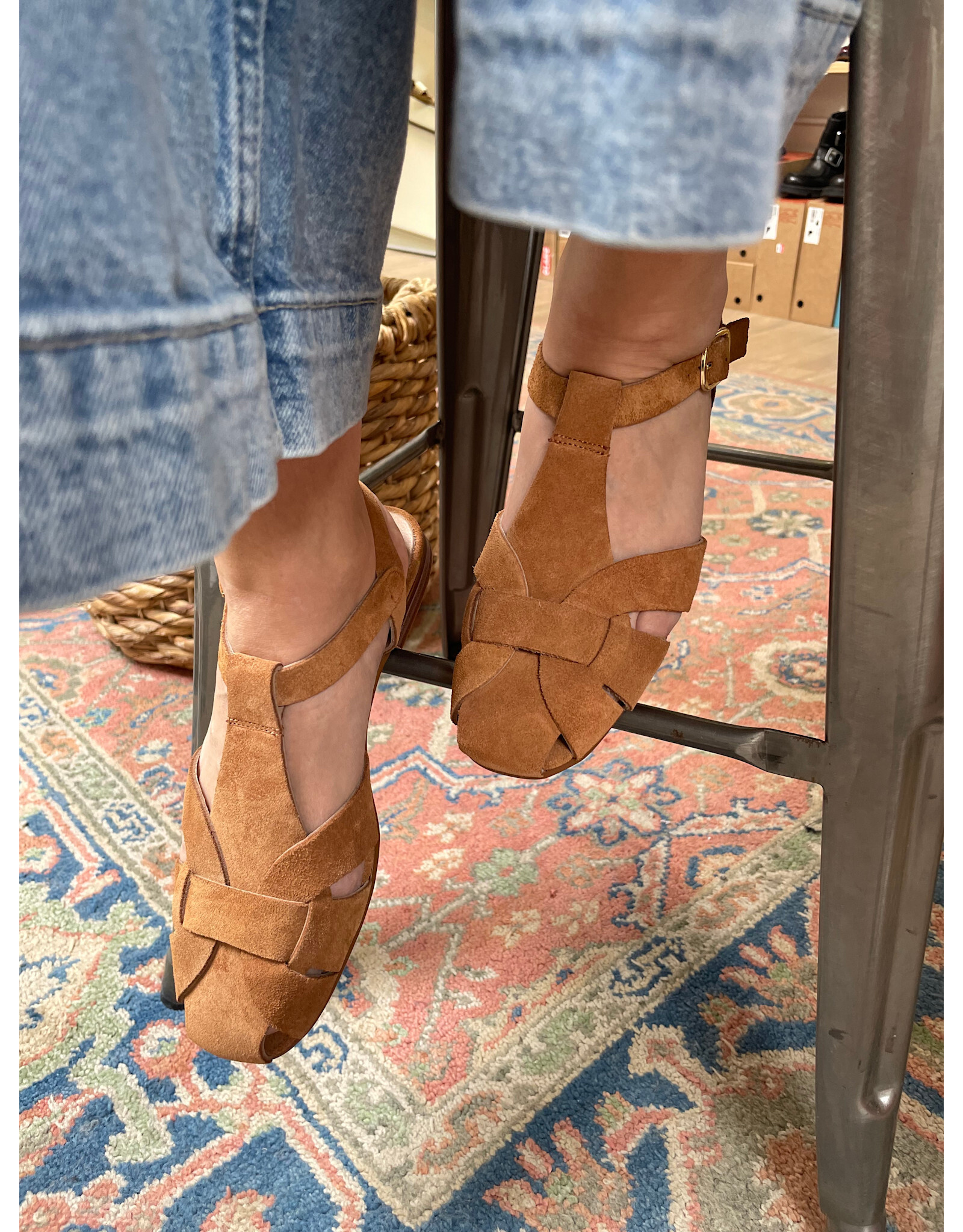 Ateliers Ateliers - Sinela Suede Fisherman Sandal (Tan)