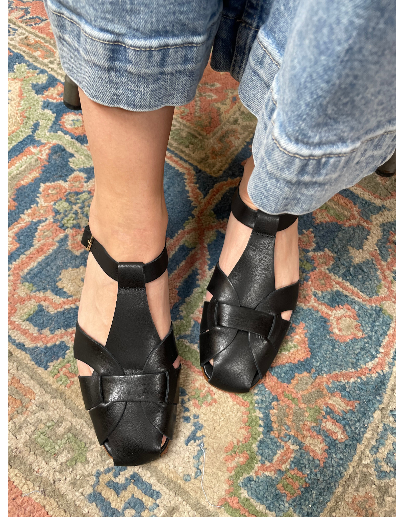 Ateliers Ateliers - Sinela Leather Fisherman Sandal (Black)