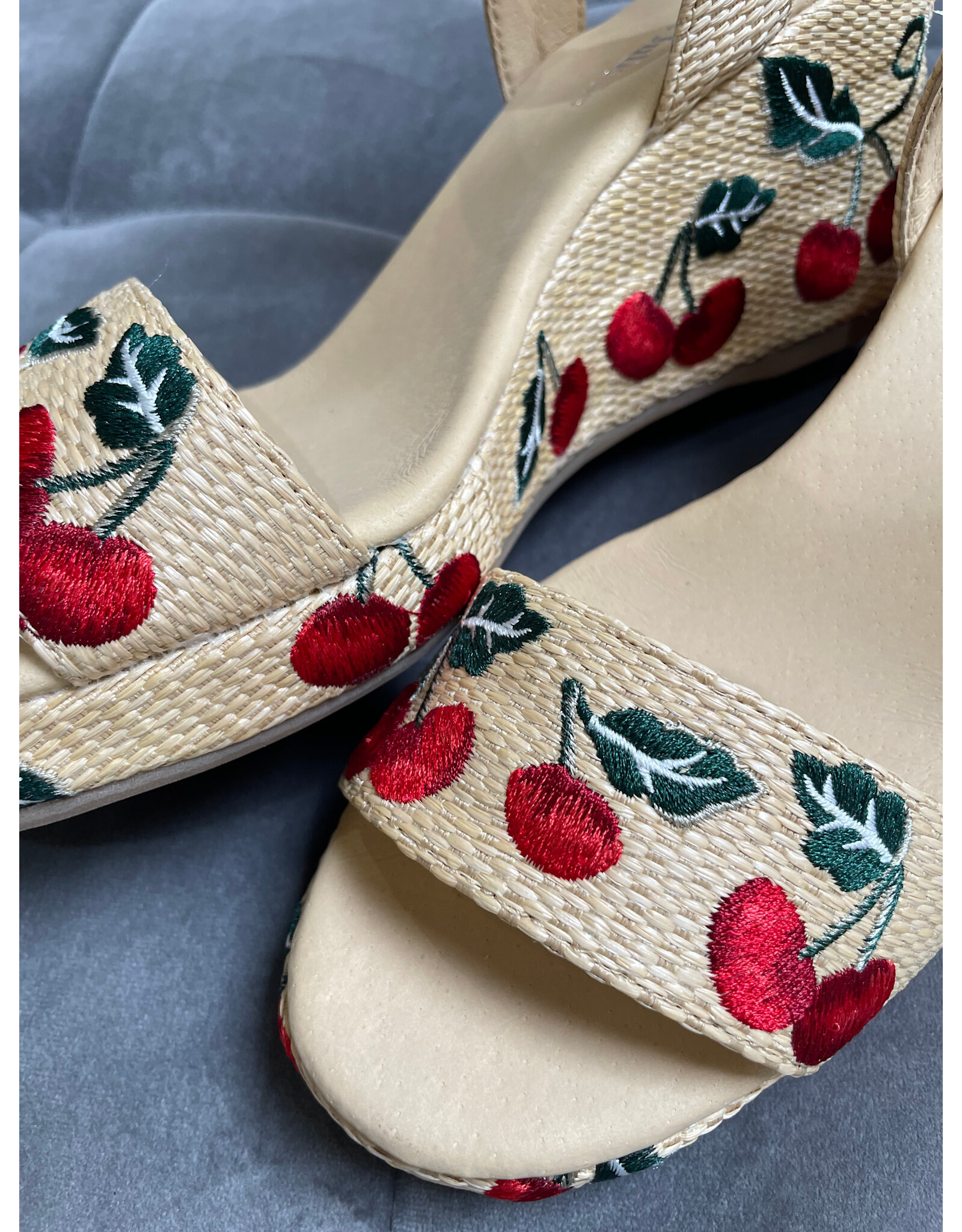 Django and Juliette Django & Juliette - Gossier (Raffia - Natural / Cherry)