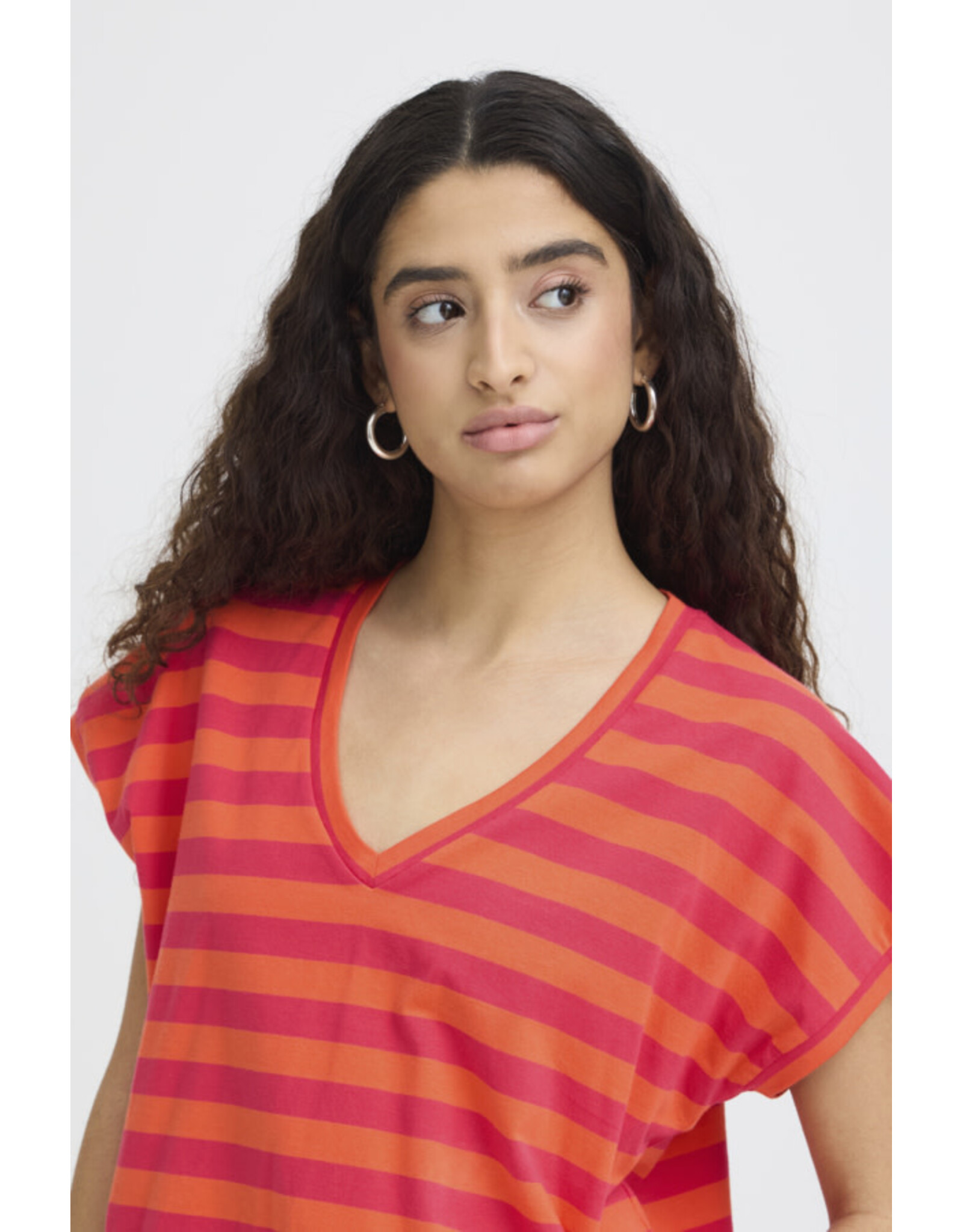 ICHI ICHI - Juniper V Neck Tee (Mandarin)