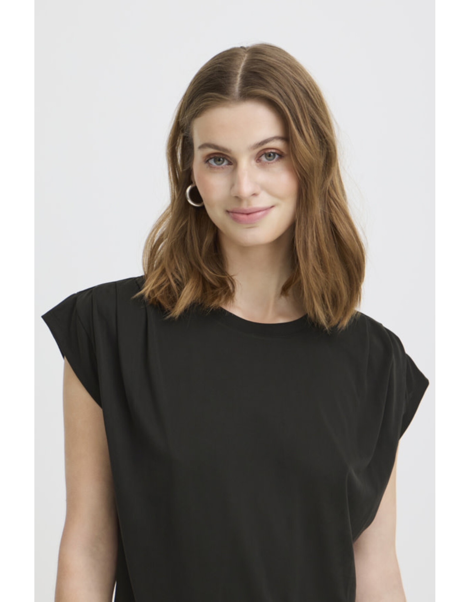 ICHI ICHI - Lisken  Tee (Black)