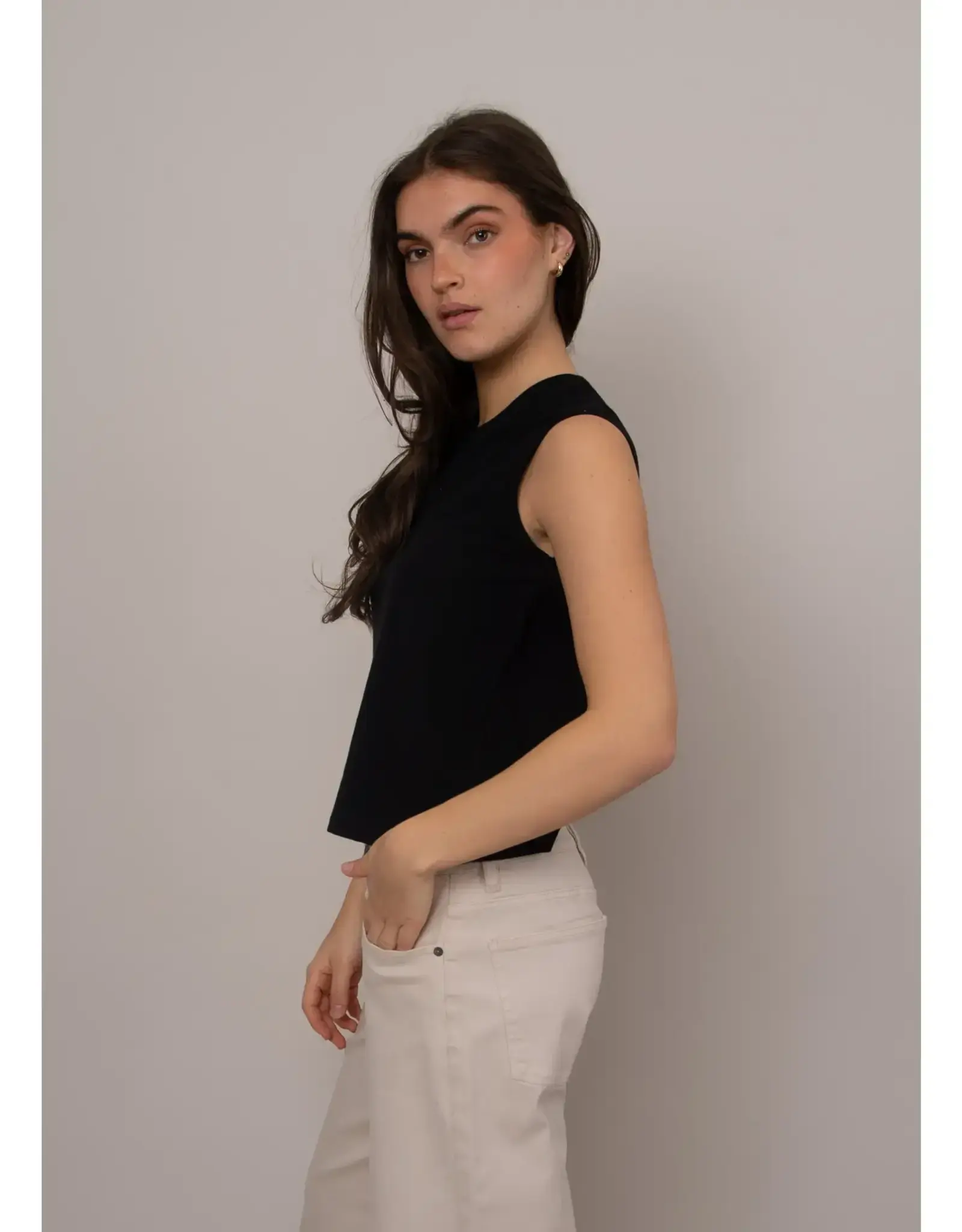 RD Style RD Style - Yura Sleeveless Crew Neck (Black)