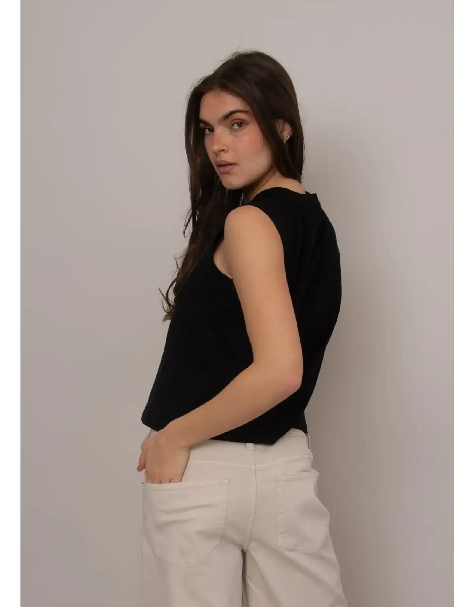 RD Style RD Style - Yura Sleeveless Crew Neck (Black)