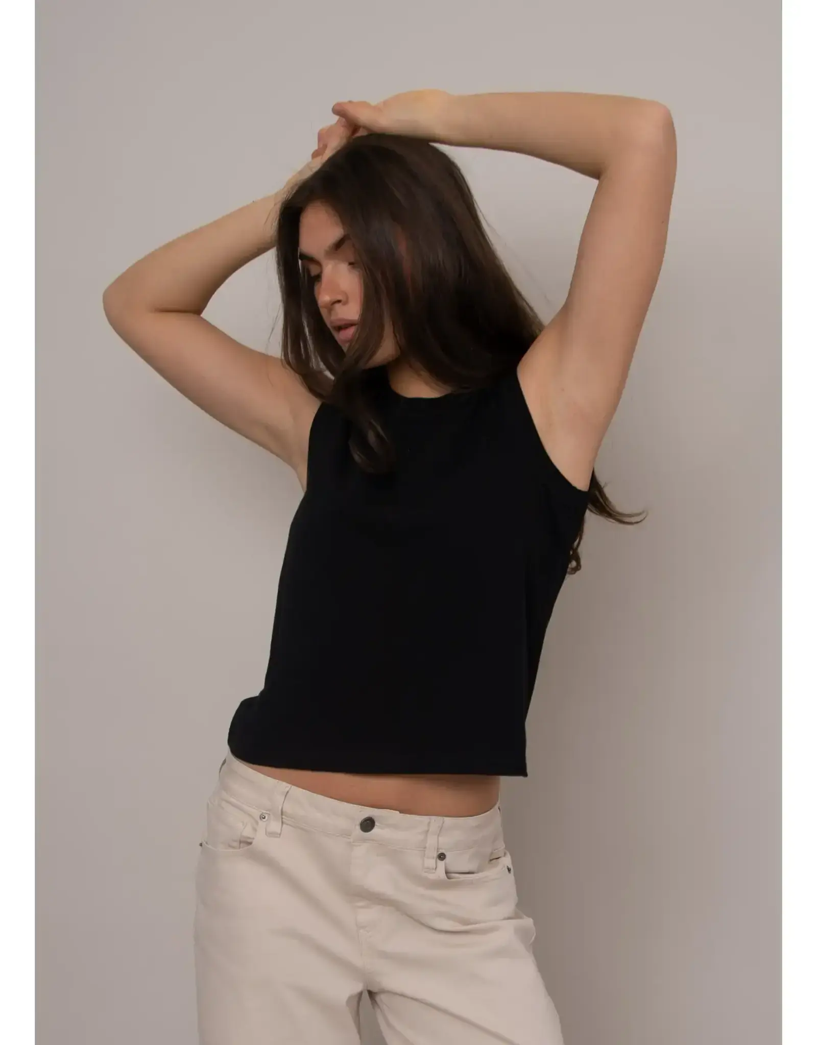 RD Style RD Style - Yura Sleeveless Crew Neck (Black)