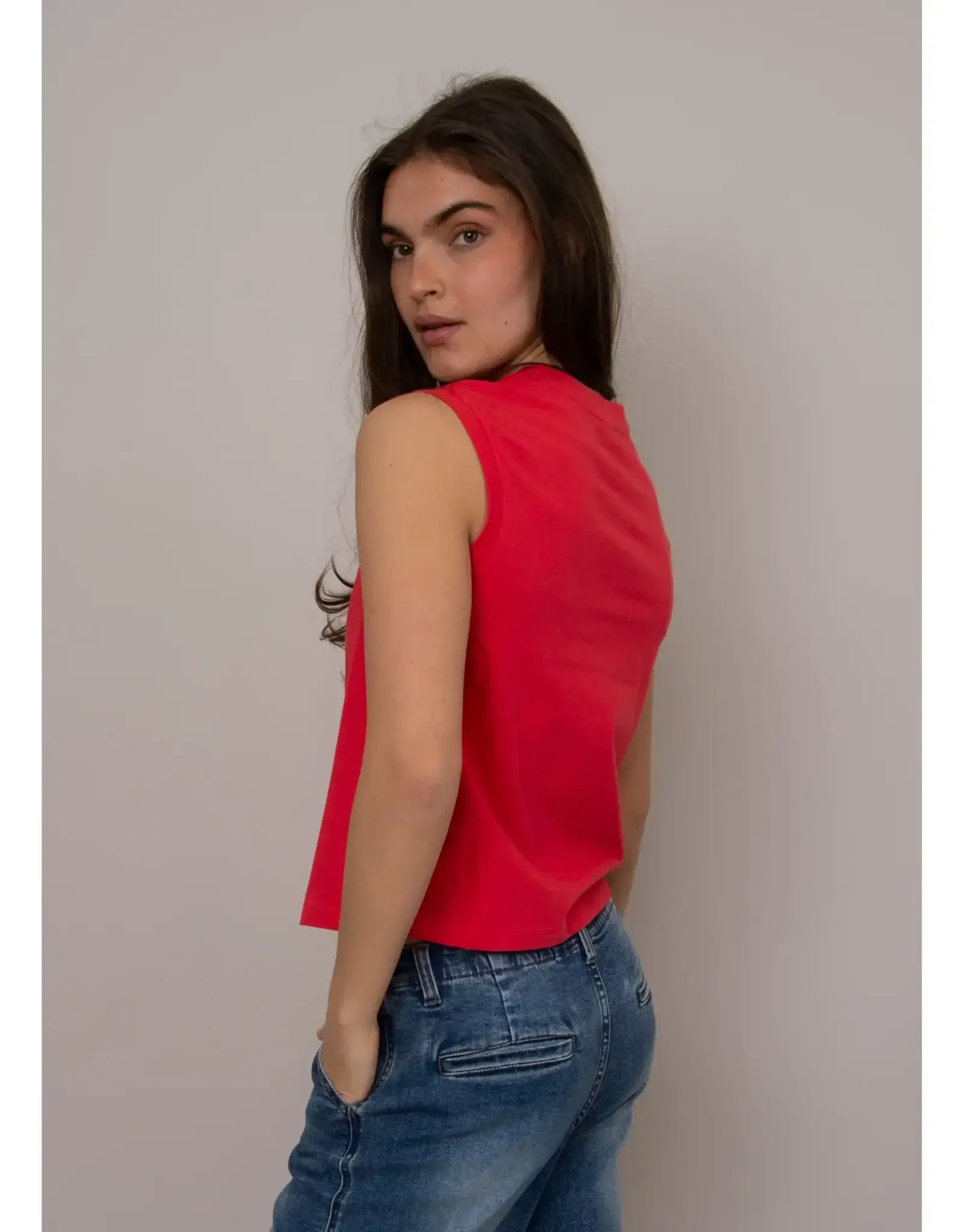 RD Style RD Style - Yura Sleeveless Crew Neck (Cherry)