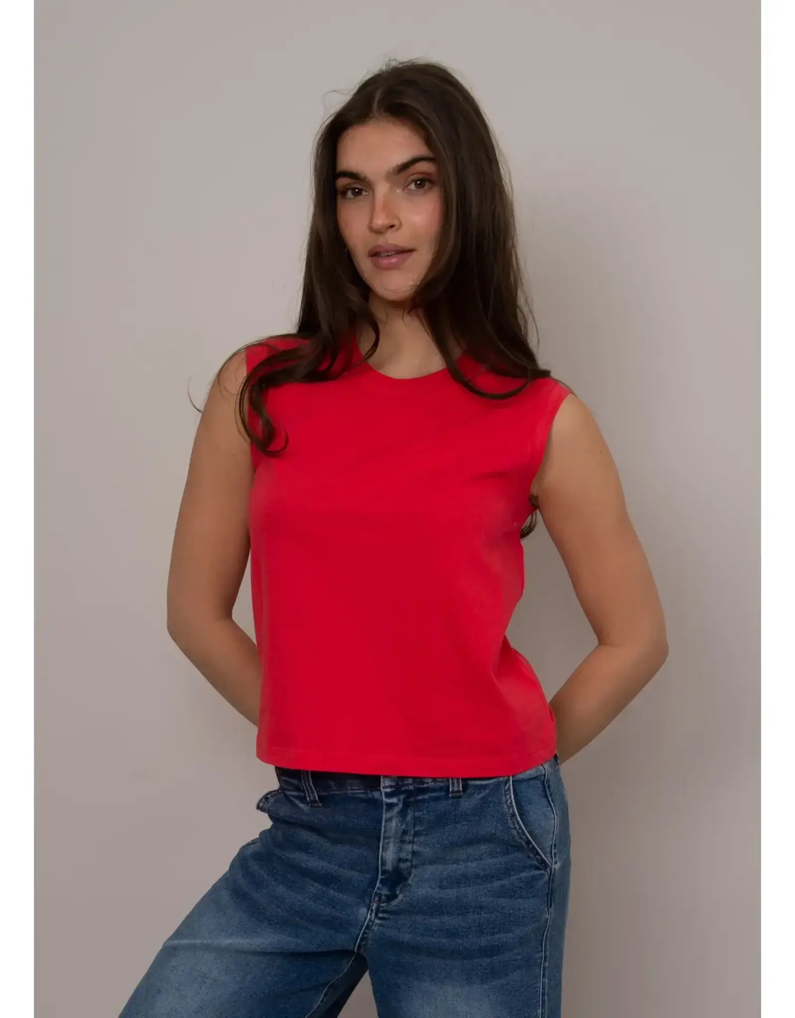 RD Style RD Style - Yura Sleeveless Crew Neck (Cherry)