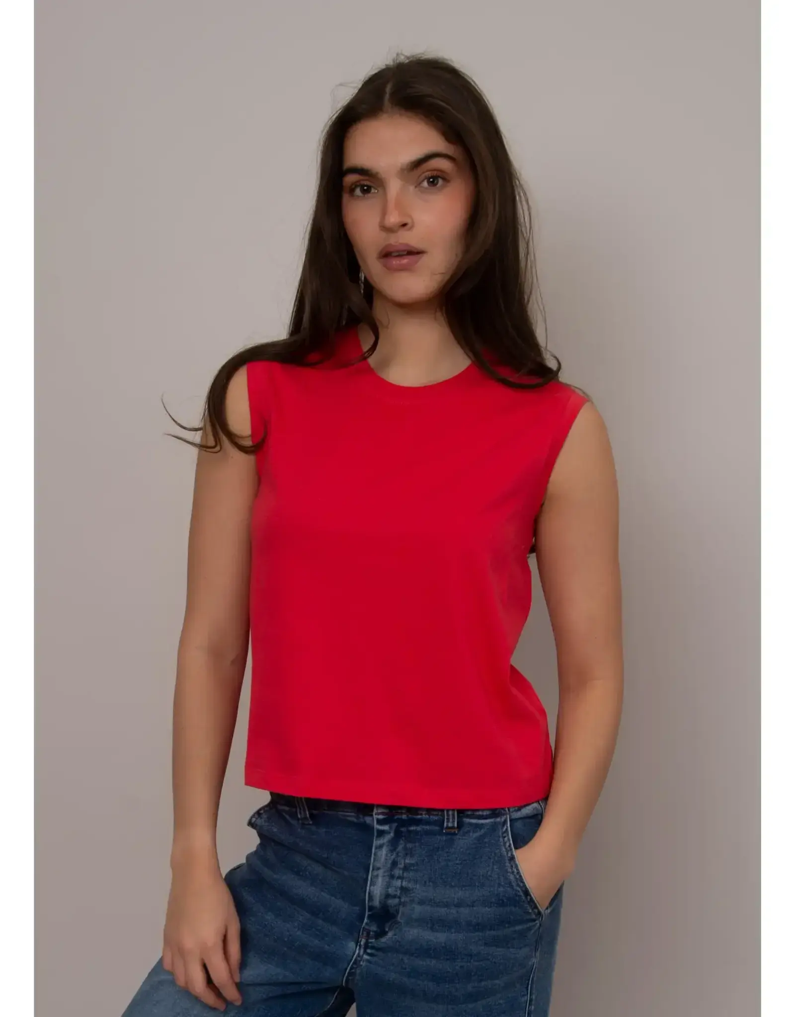 RD Style RD Style - Yura Sleeveless Crew Neck (Cherry)