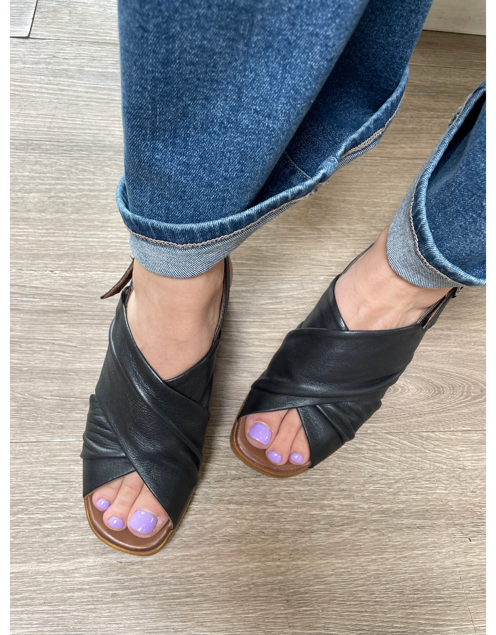 Bueno Bueno - Alexis Heeled Sandal (black)