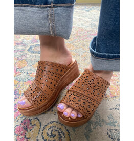 Miz Mooz Miz Mooz - Wesley (Brandy)