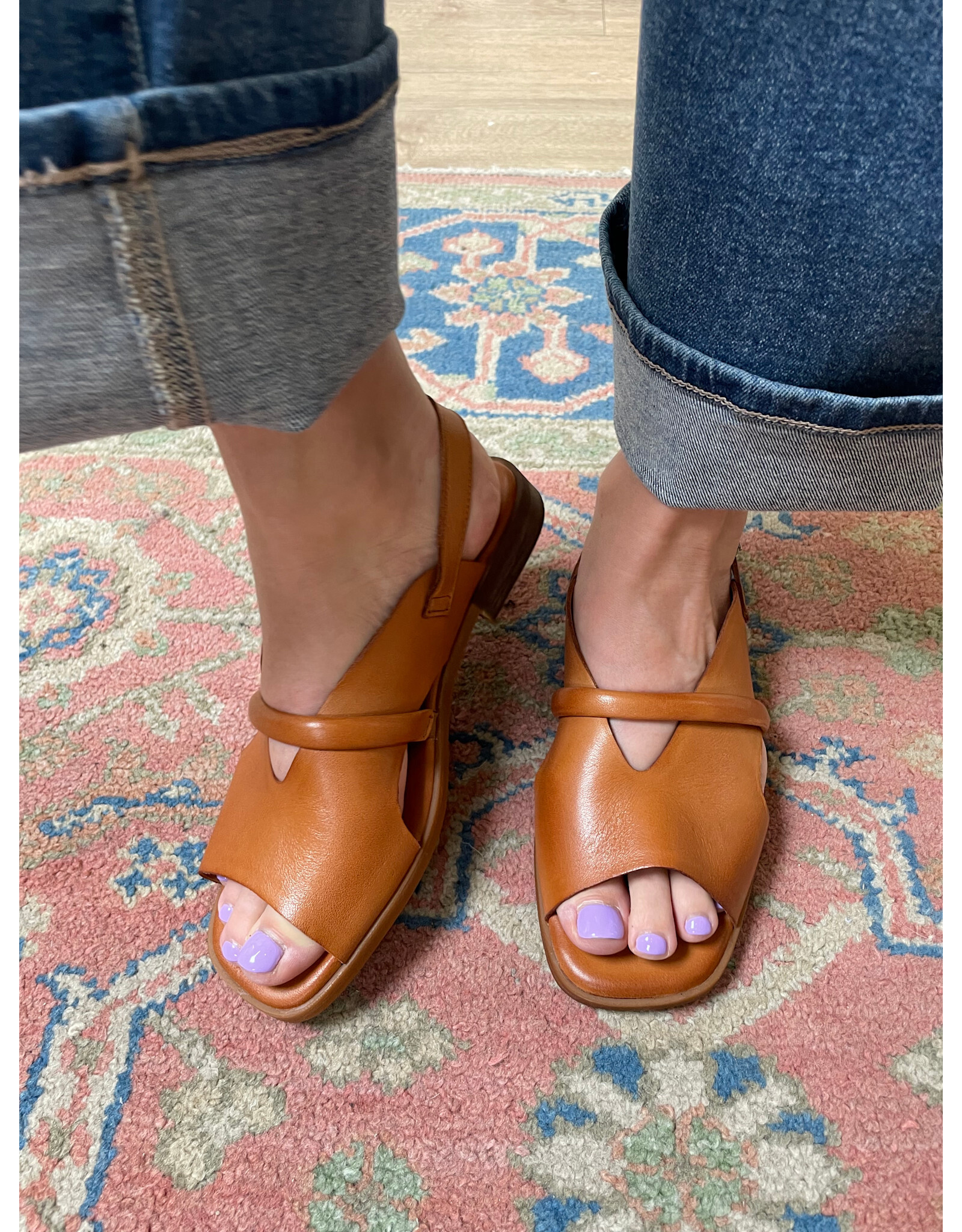 Ateliers Ateliers - Francesca Sandal (Tan)