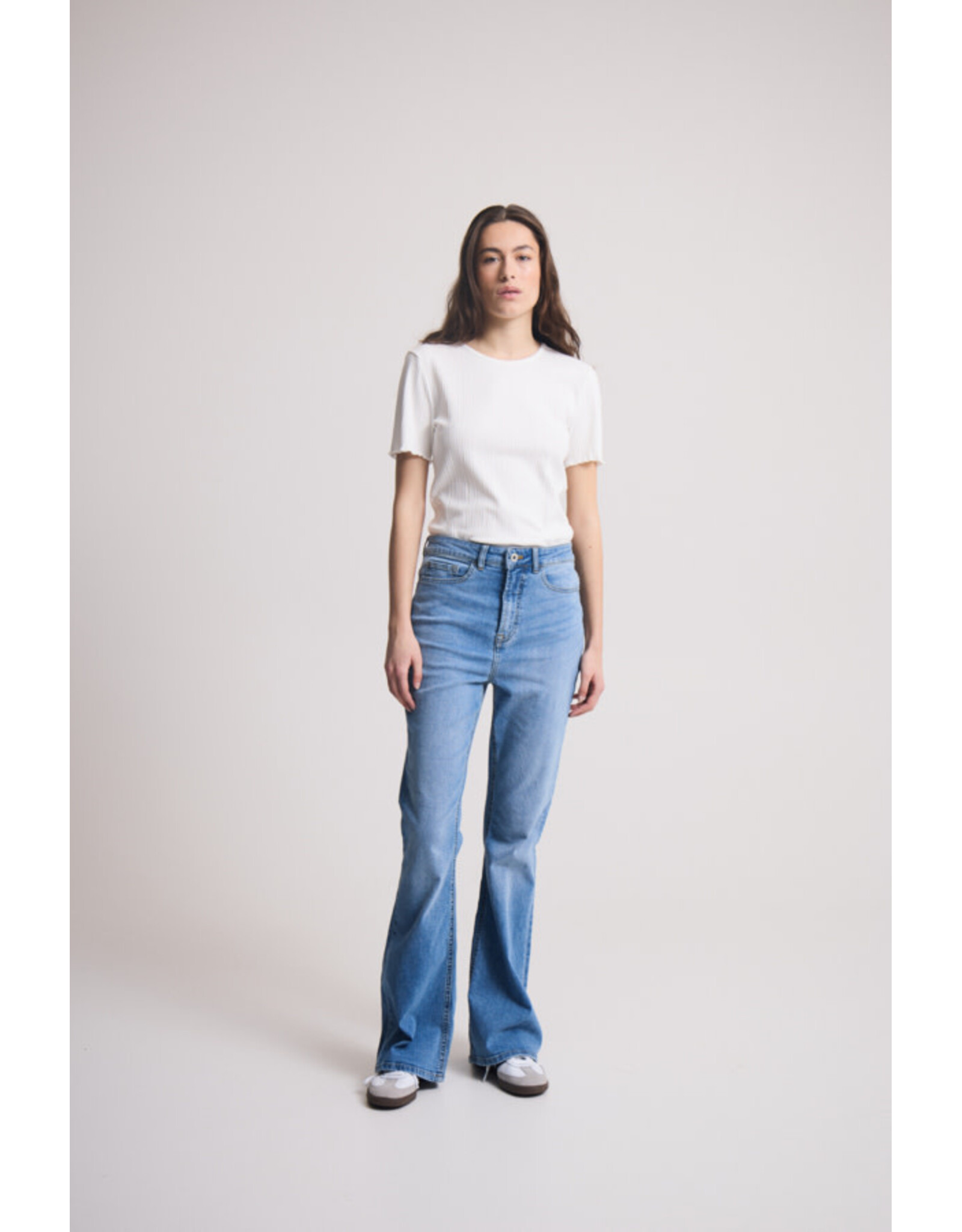 ICHI ICHI - Twiggy flared high waist jeans (Light Blue)