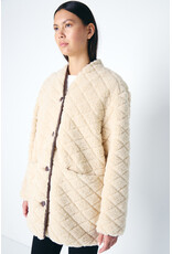 ICHI ICHI - Solava Quilted Sherpa Coat (Fog)