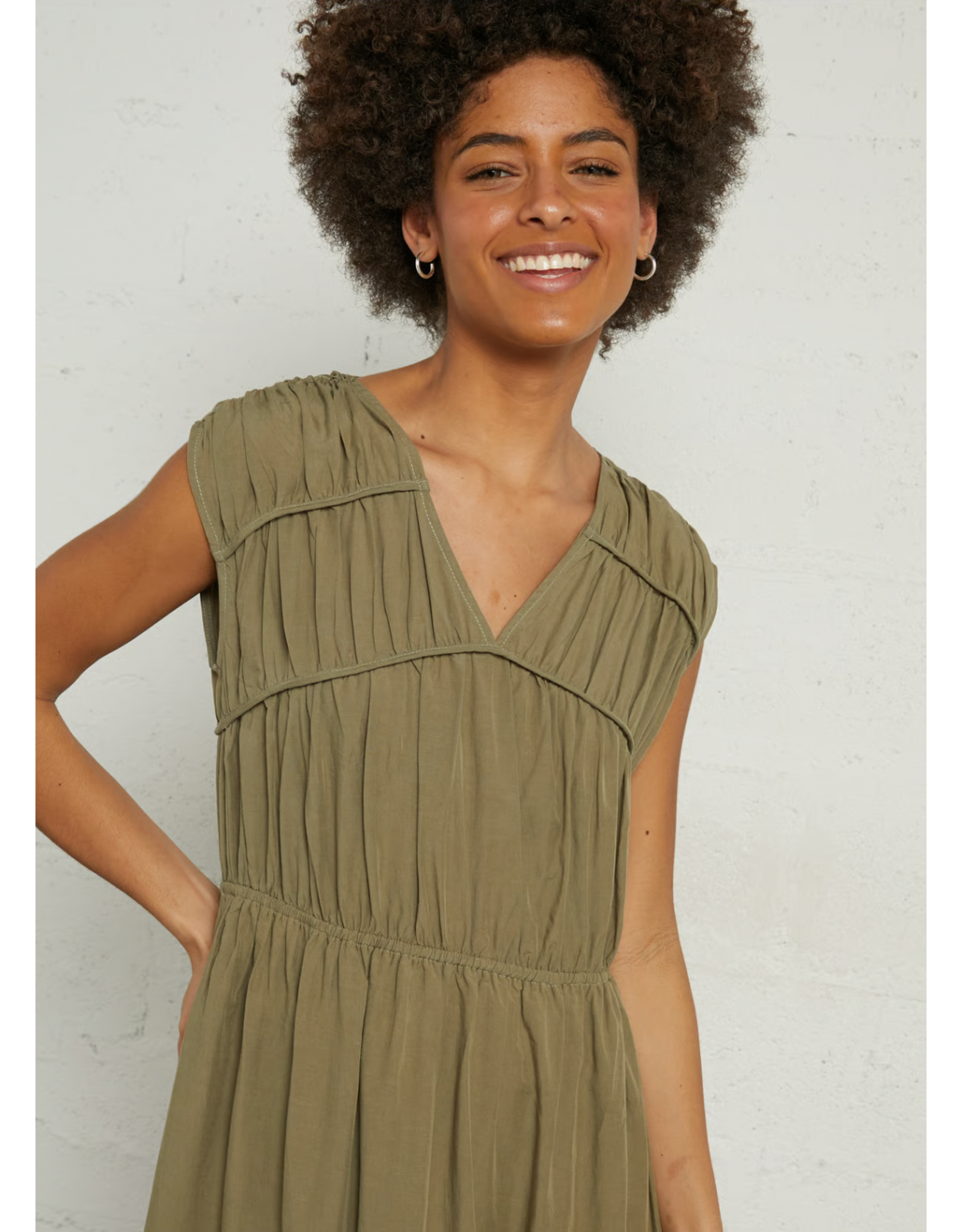 Korner Korner - V Neck Midi Dress (Khaki)