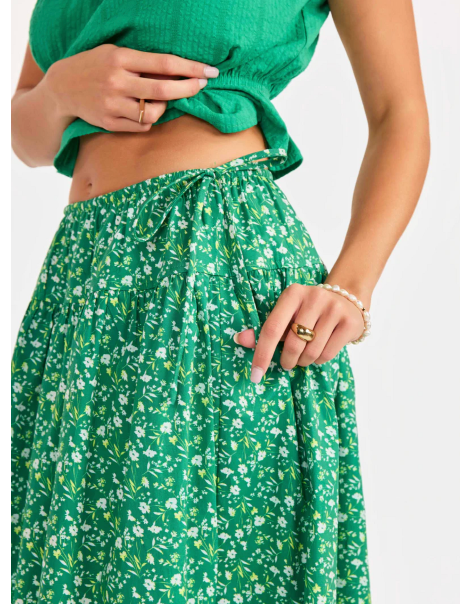 Sadie & Sage Sadie & Sage - Sun Escape Pleated Midi Skirt (Kelly Green)