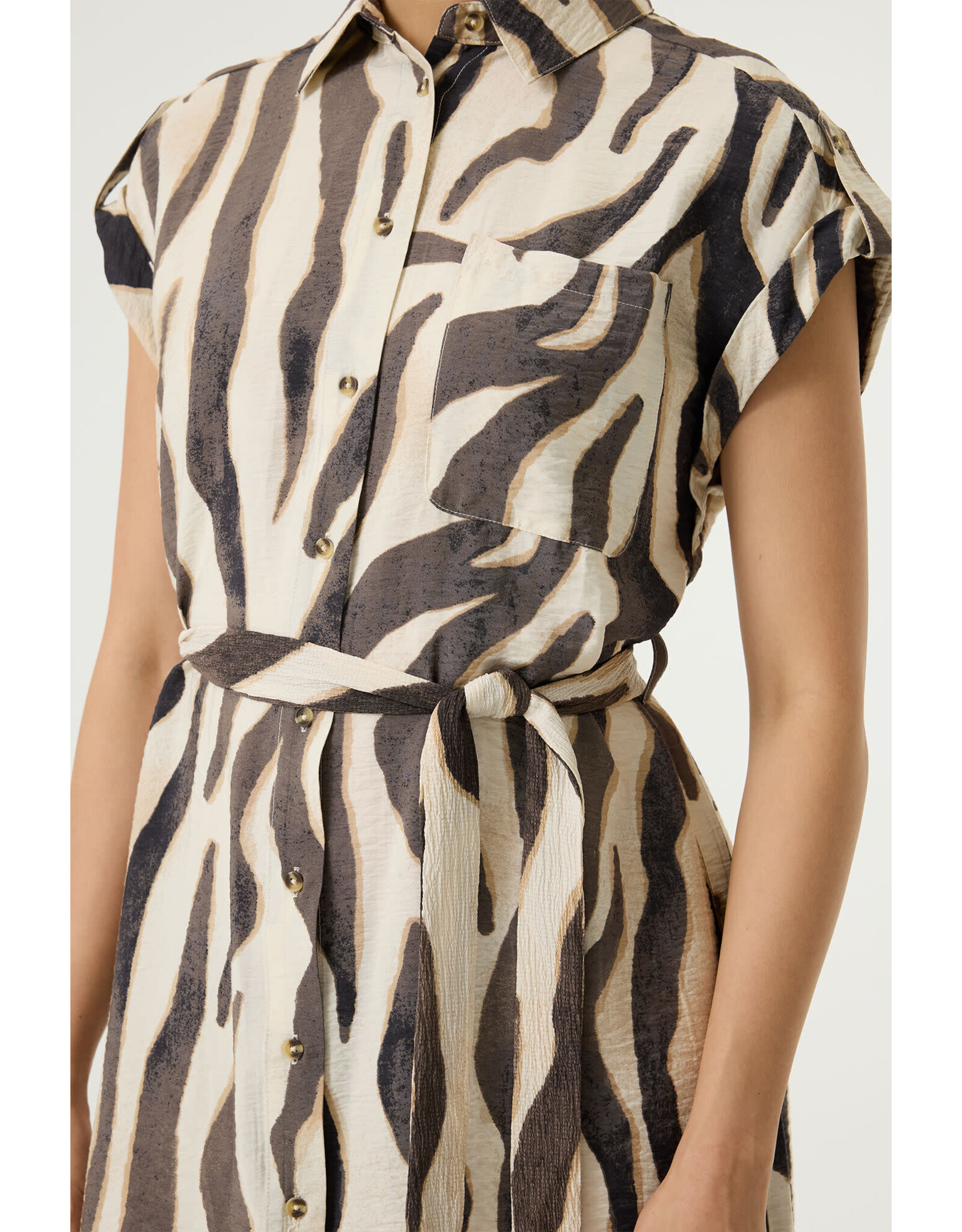 Garcia Garcia - Belted Short Sleeve Dress