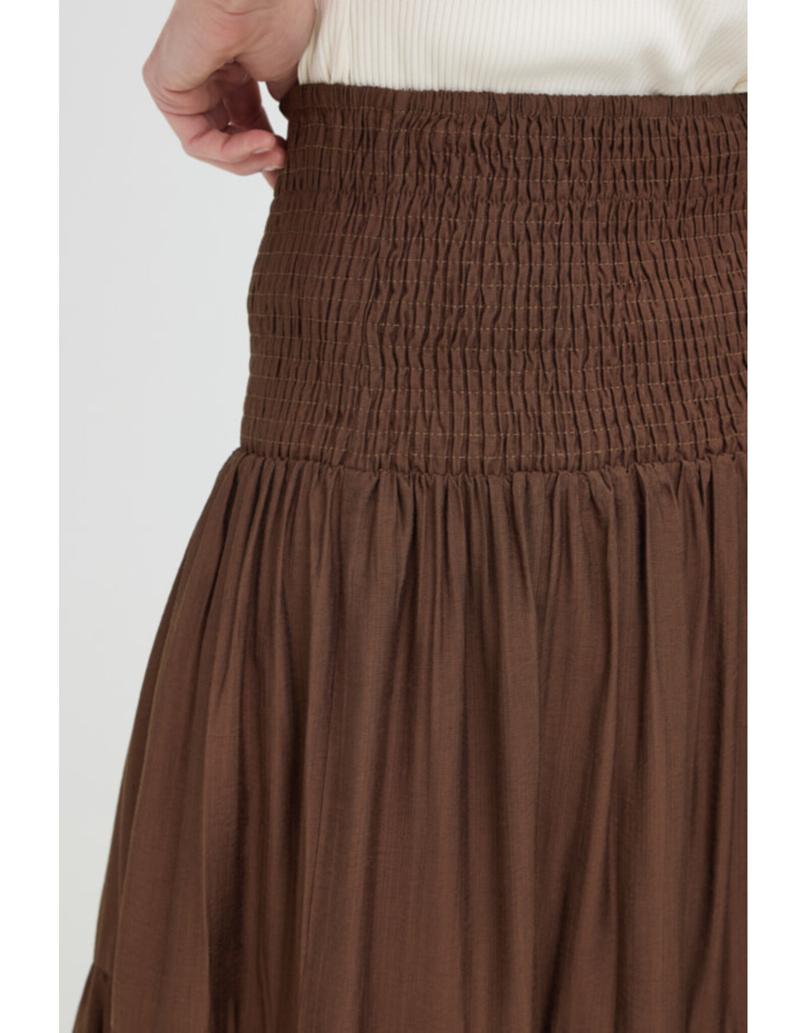 b.young b.young - Joannie Smocked Midi Skirt (French Roast)