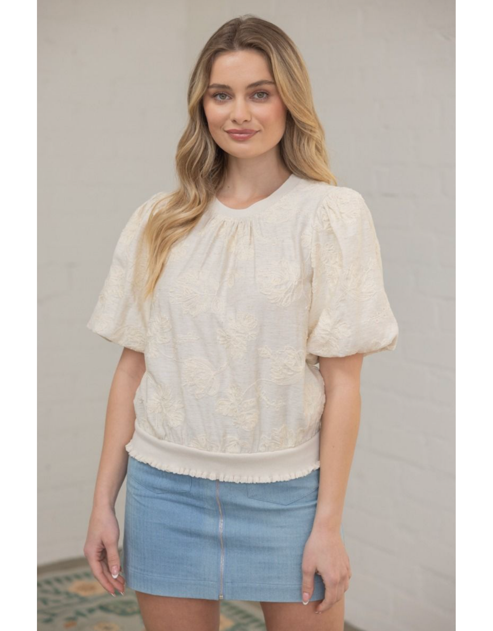 Voy Floral Embroidered Bubble Sleeve Top (Cream)