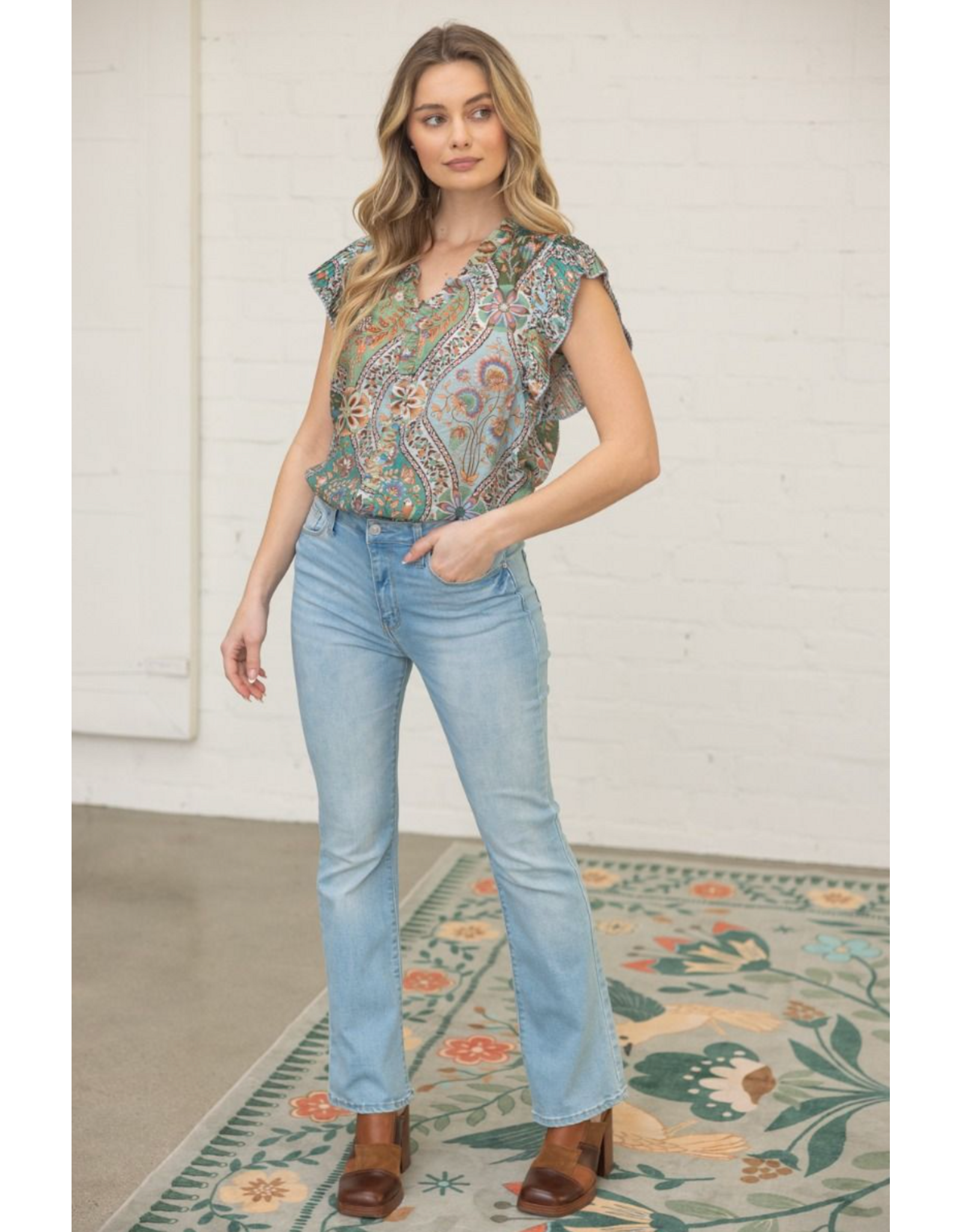 Voy Floral Print Top with Pleated Sleeves (Green)