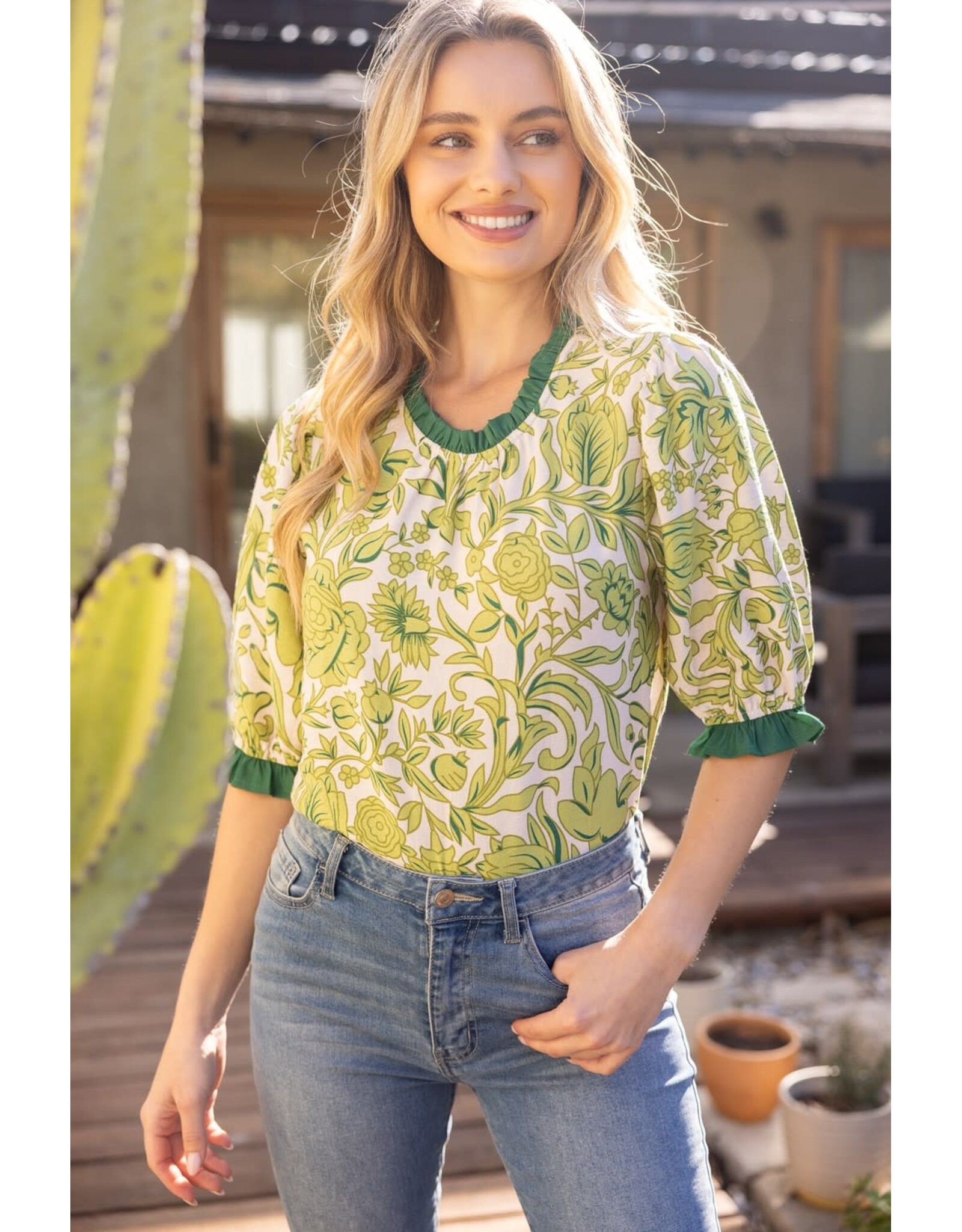 Voy Ruffle Detailed Floral Print Top (Green)