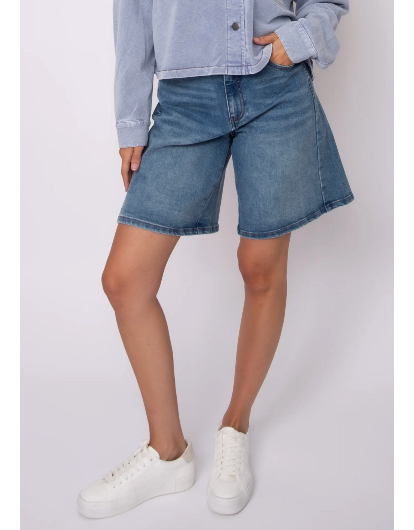 RD Style RD Style - Jen Stretch Twill 5pkt Short (Didi Dark Wash)