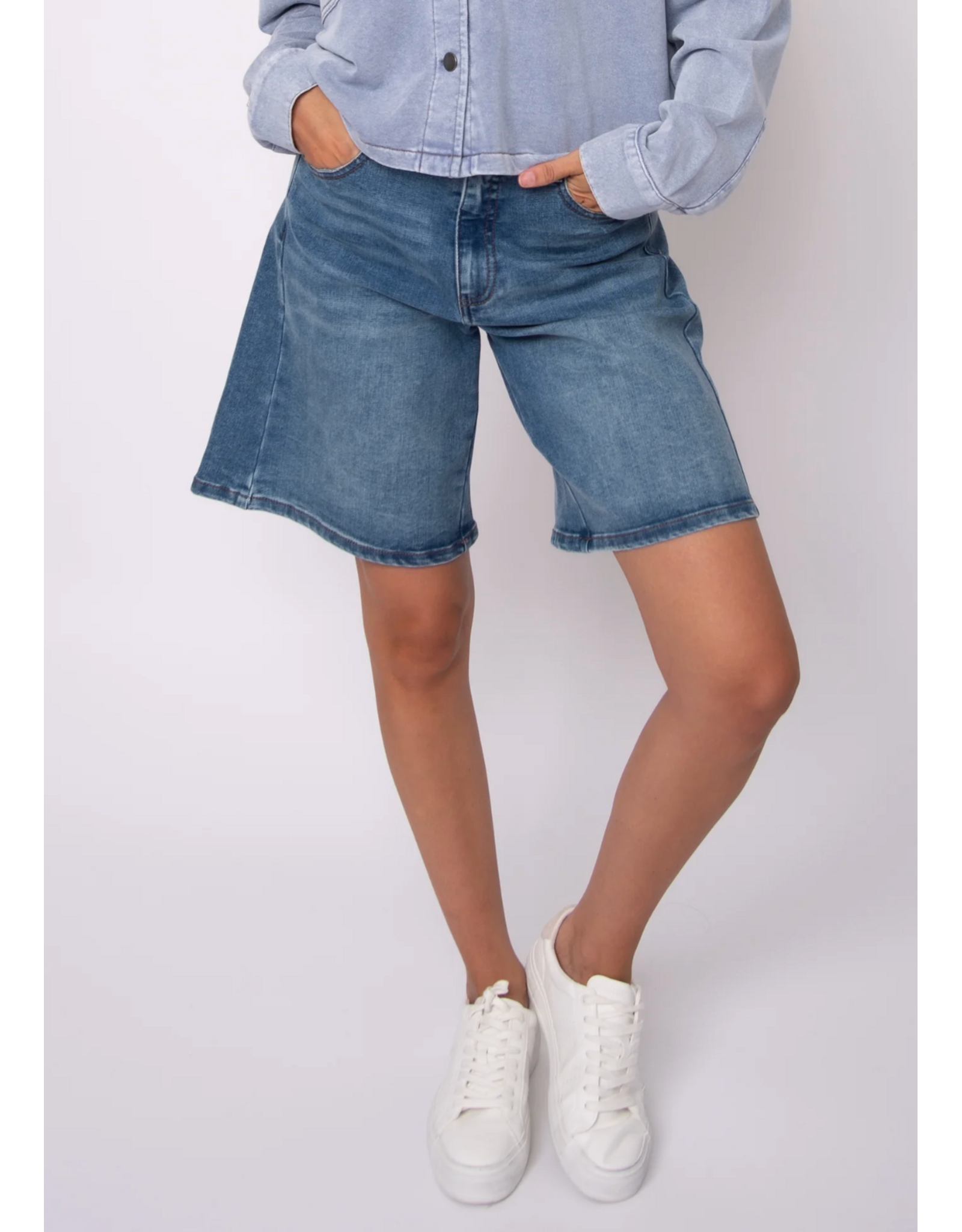 RD Style RD Style - Jen Stretch Twill 5pkt Short (Didi Dark Wash)